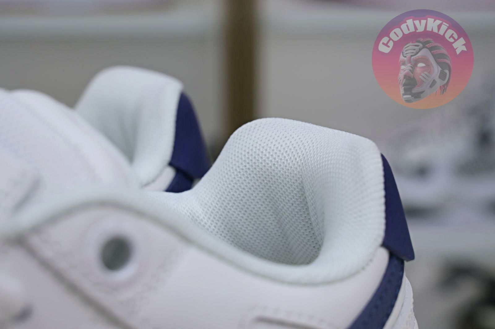 OFF-WHITE Ous Of Office