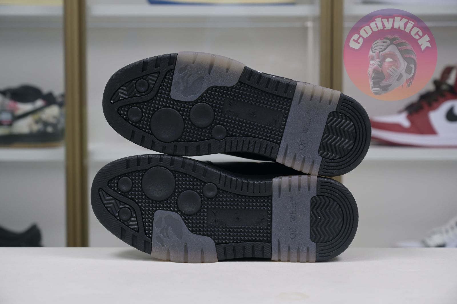 OFF-WHITE Ous Of Office