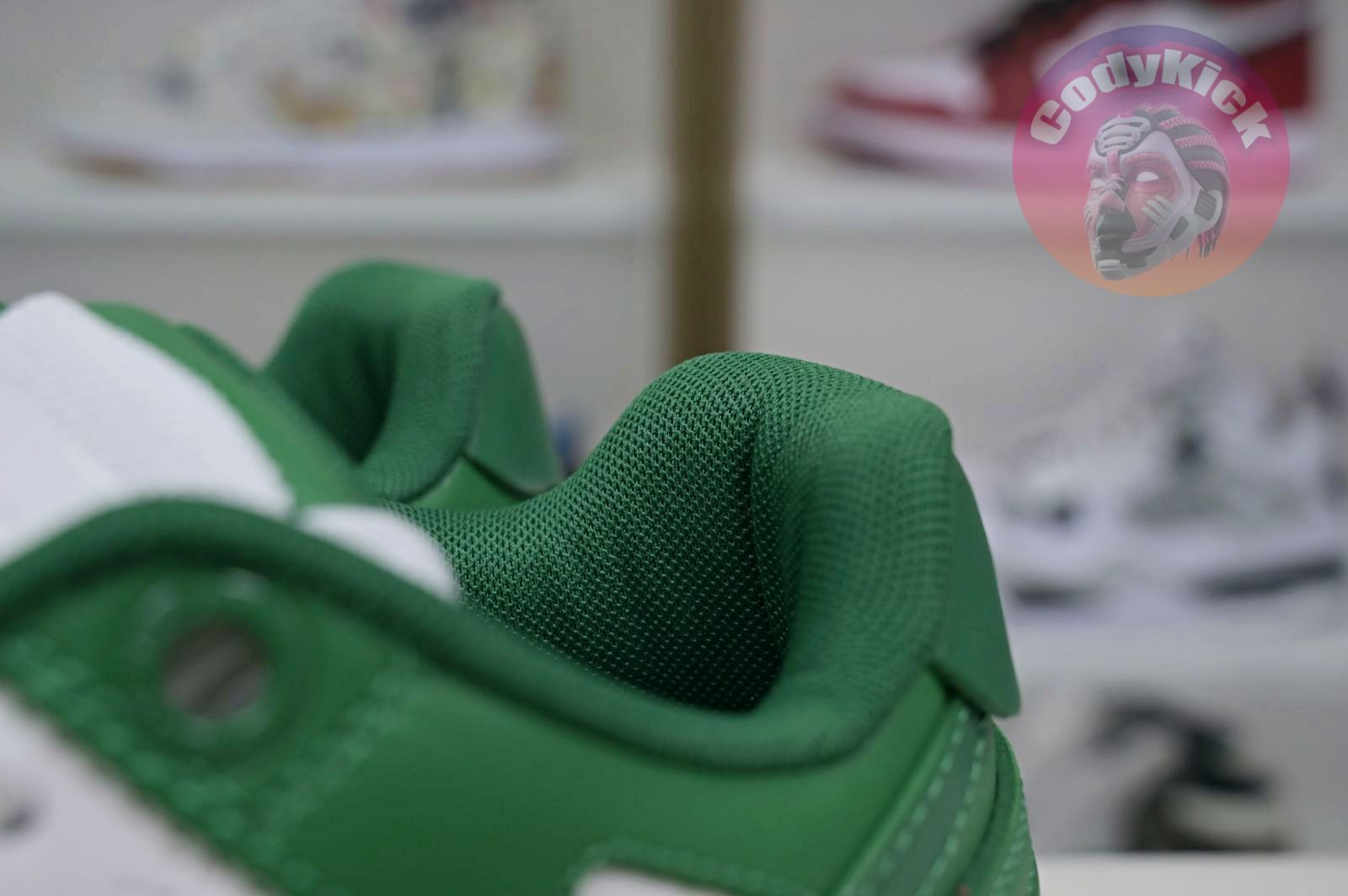 OFF-WHITE Ous Of Office