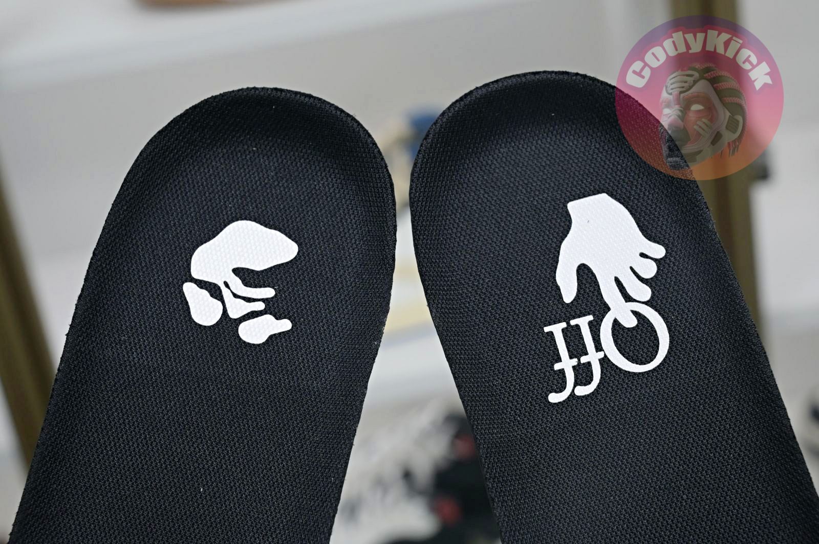 OFF-WHITE Ous Of Office