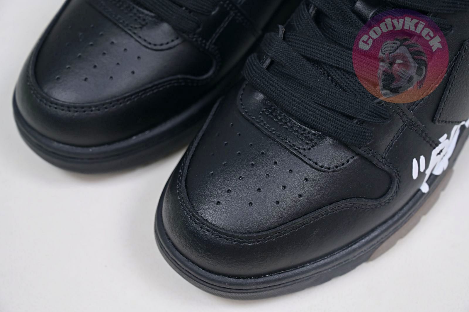 OFF-WHITE Ous Of Office