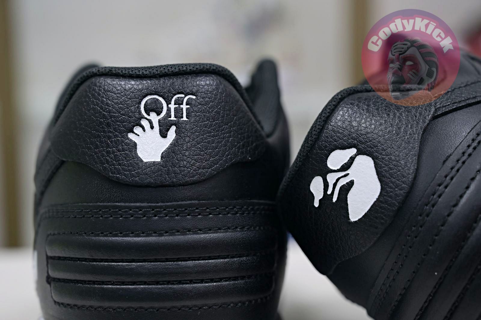 OFF-WHITE Ous Of Office