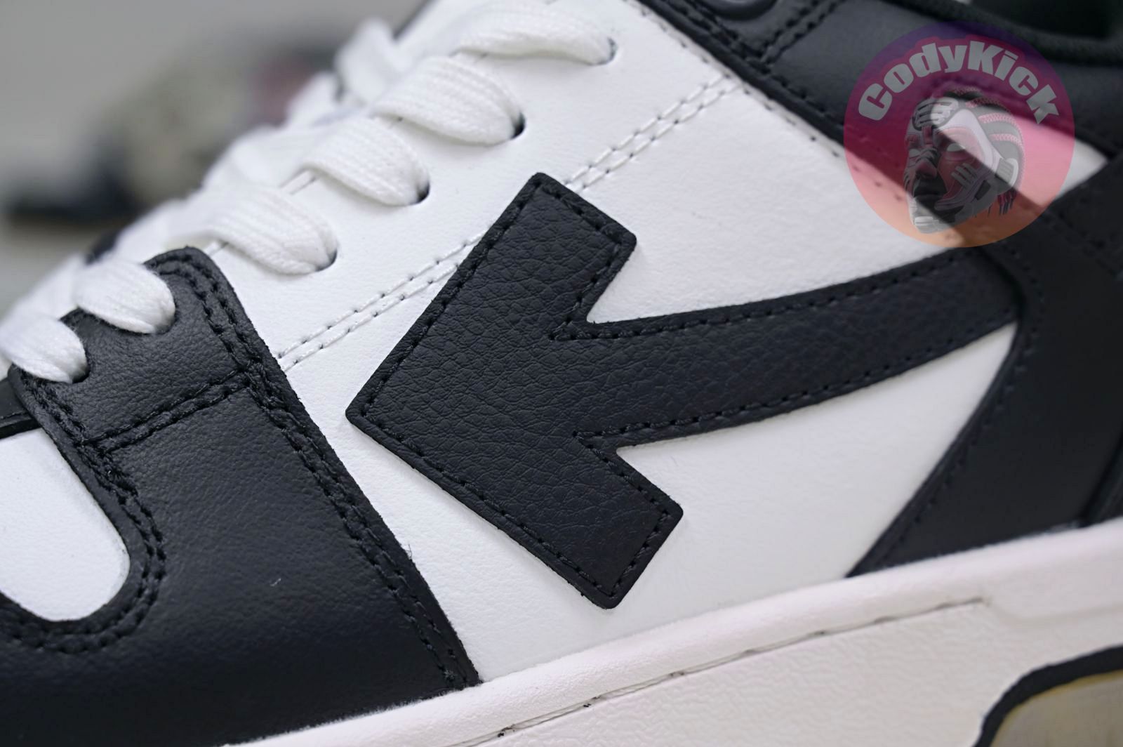 OFF-WHITE Ous Of Office