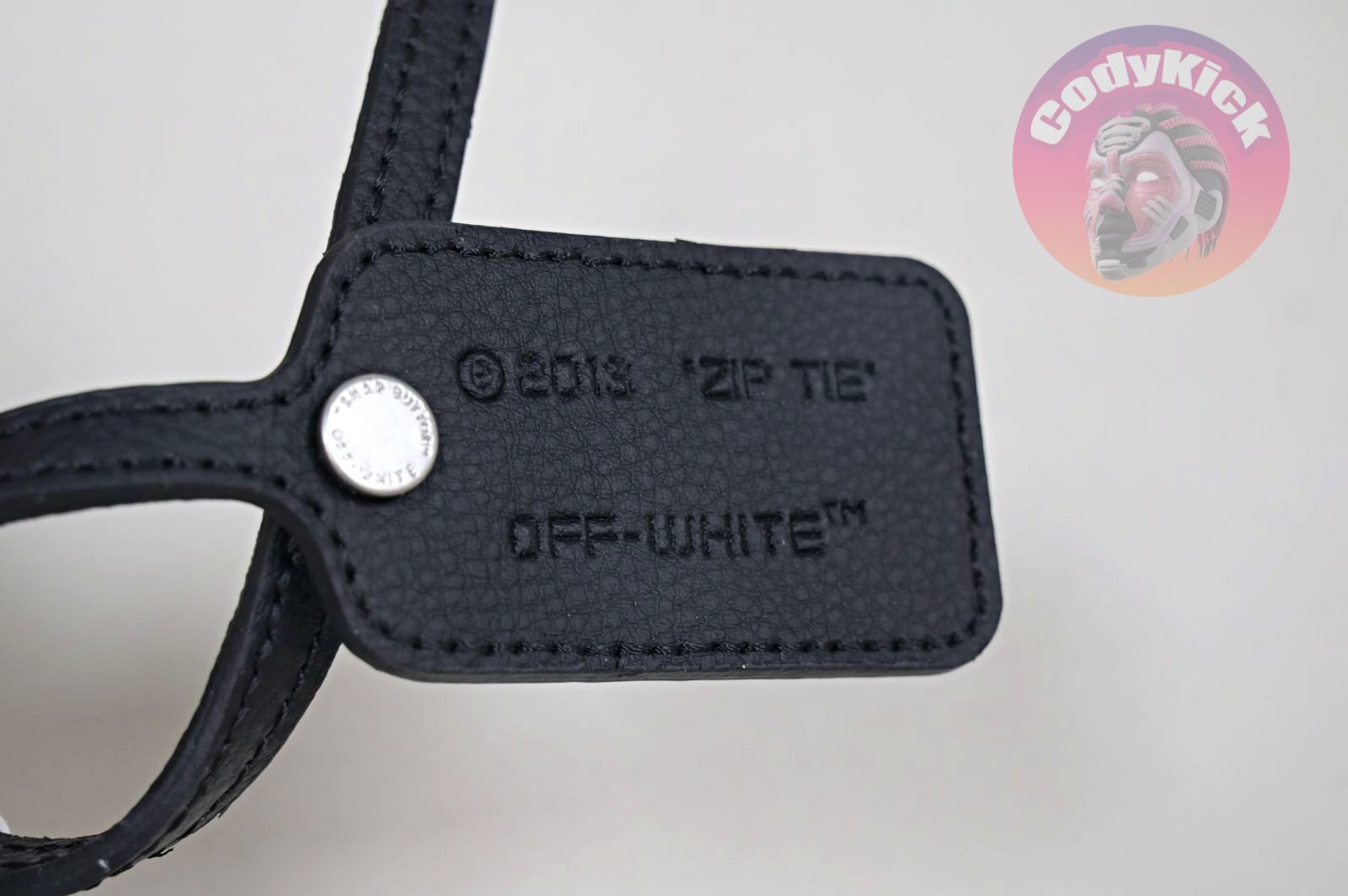 OFF-WHITE Ous Of Office