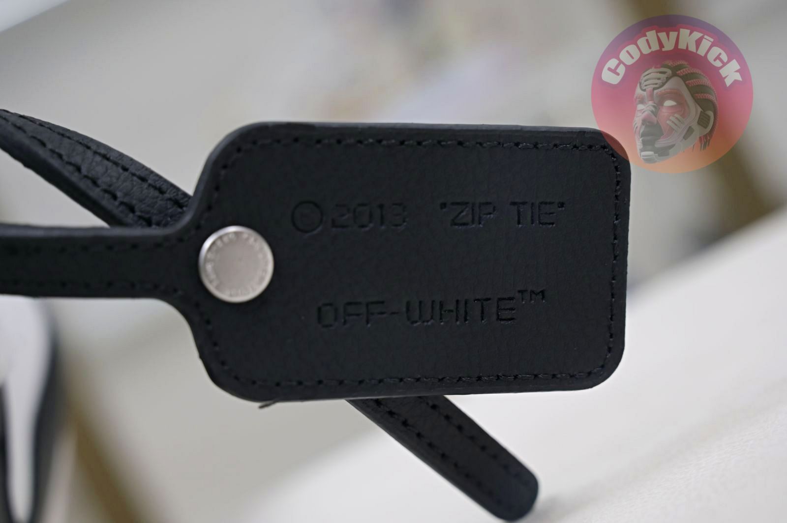 OFF-WHITE Ous Of Office