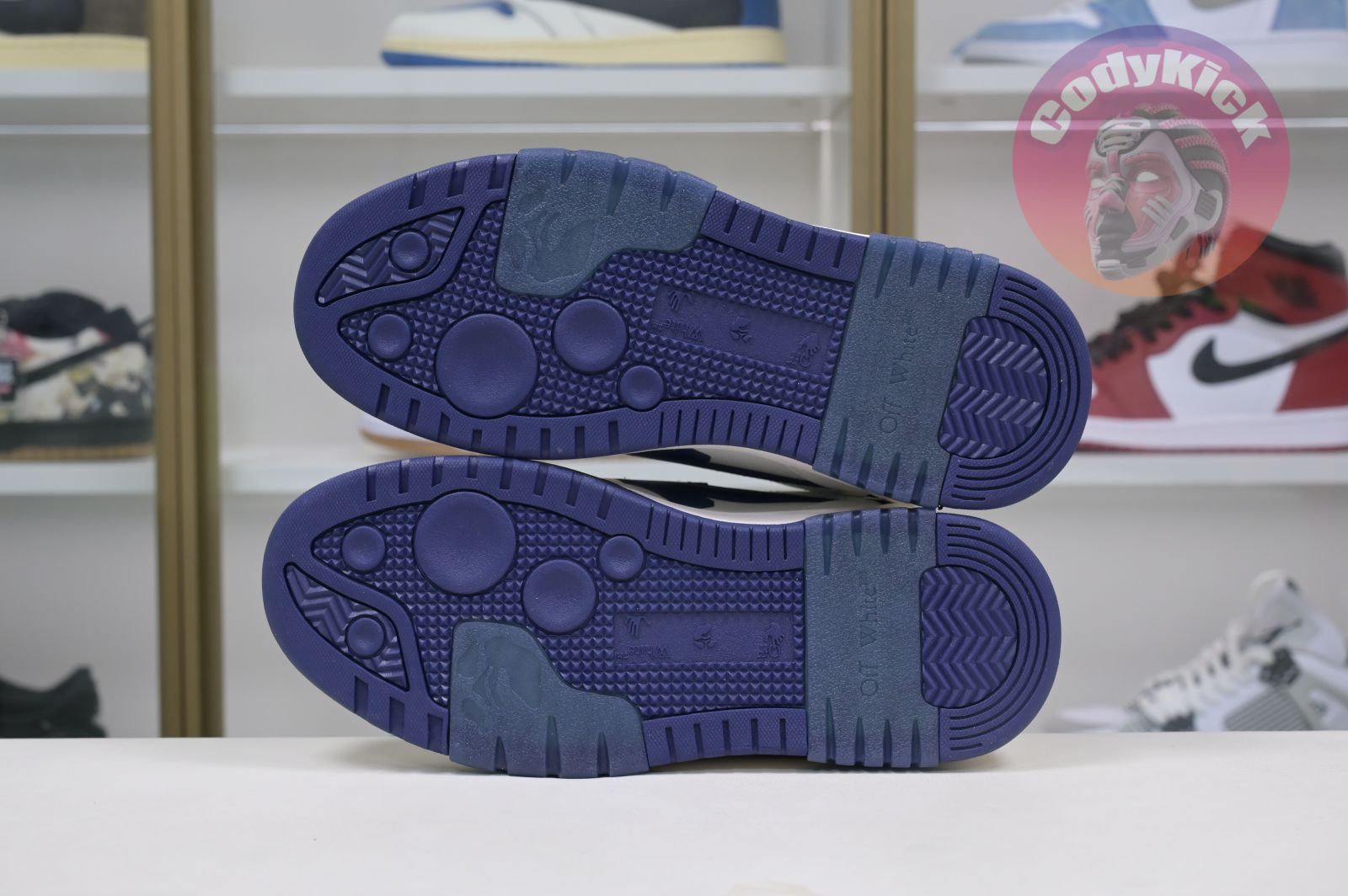 OFF-WHITE Ous Of Office