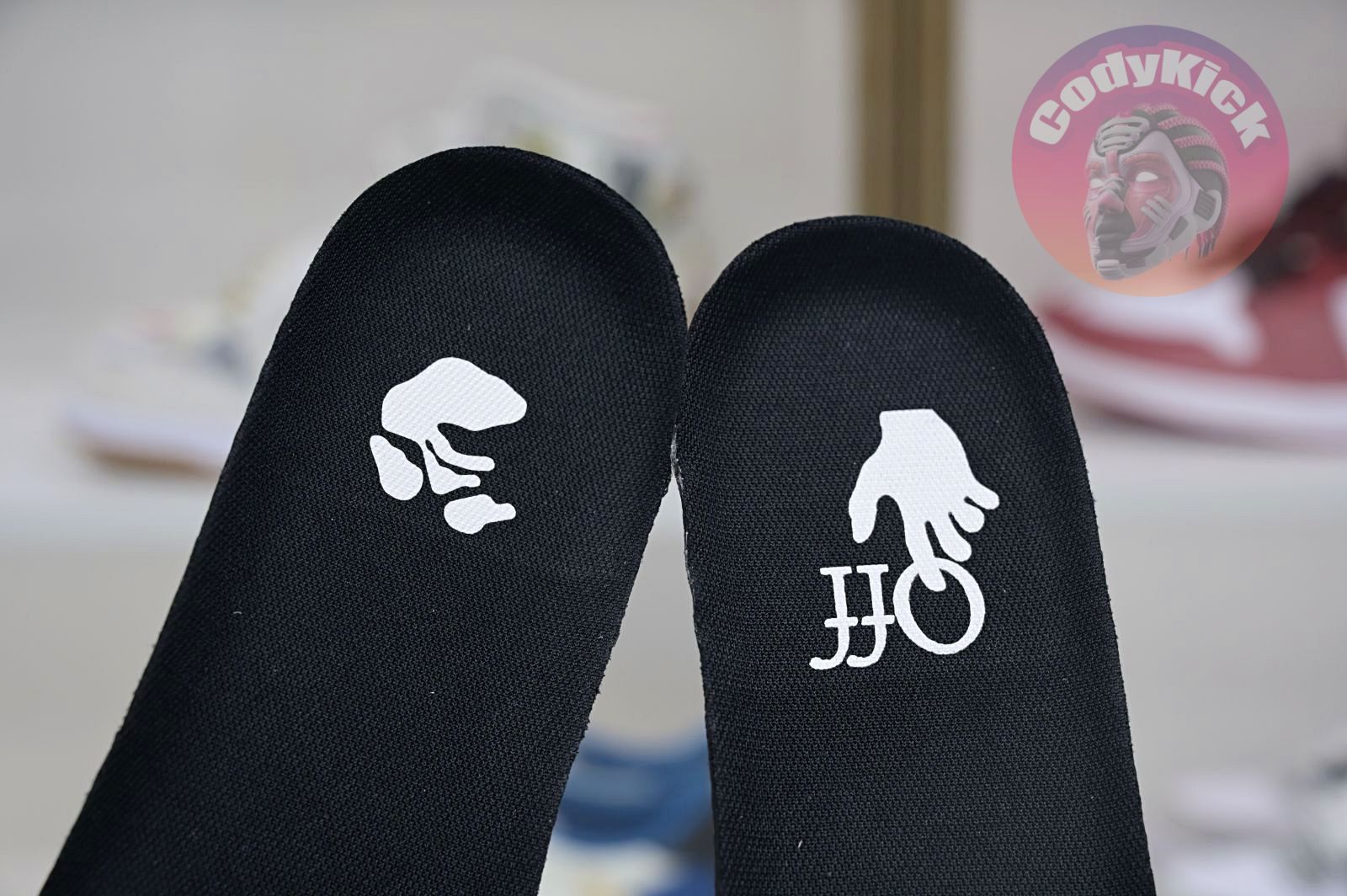 OFF-WHITE Ous Of Office