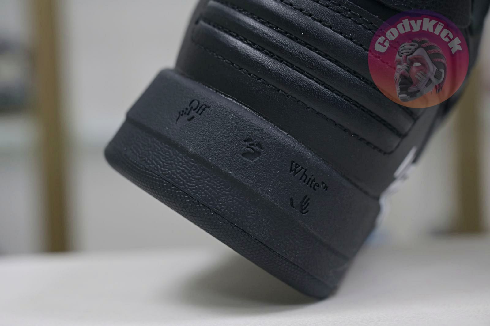 OFF-WHITE Ous Of Office