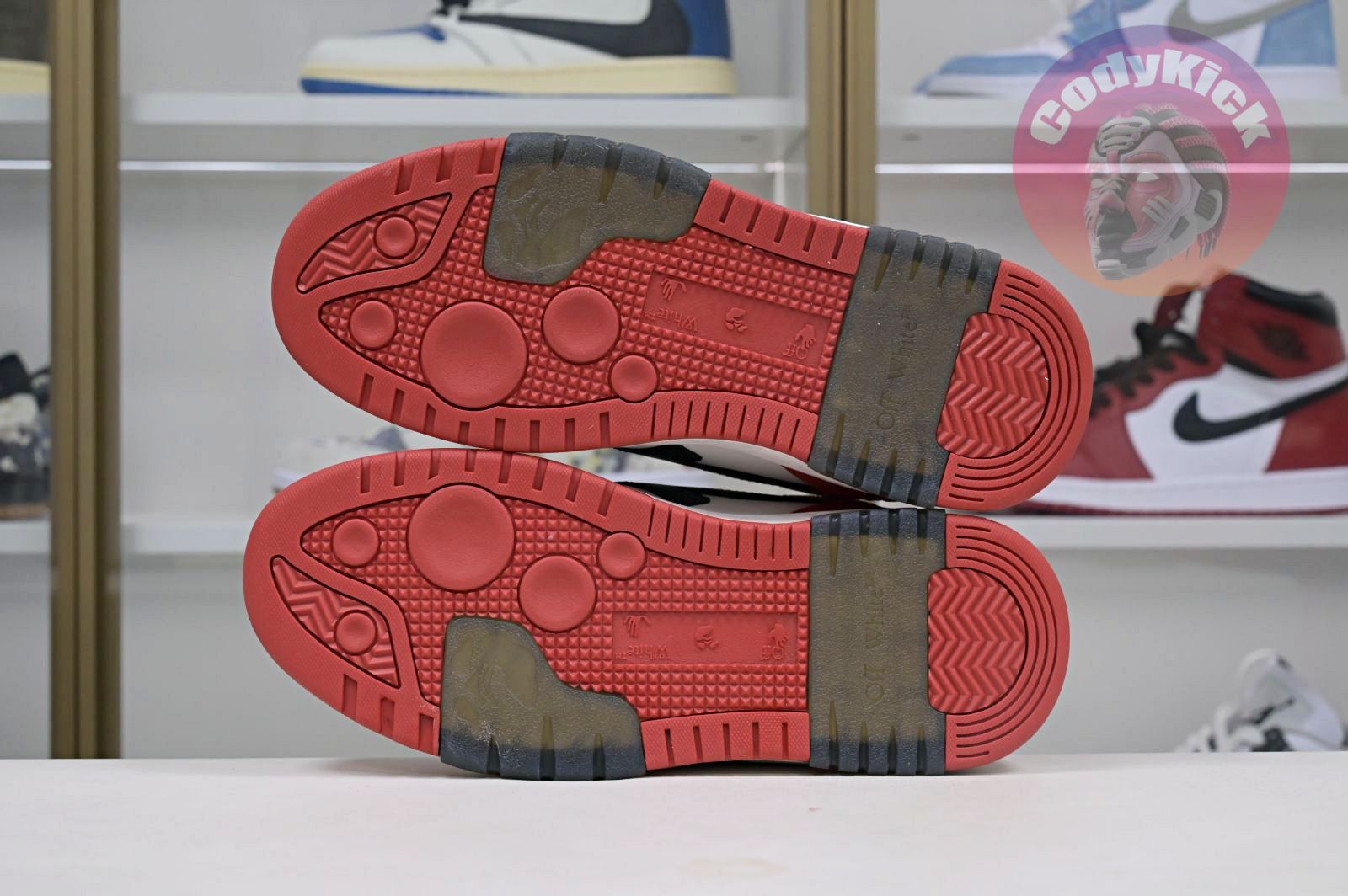 OFF-WHITE Ous Of Office