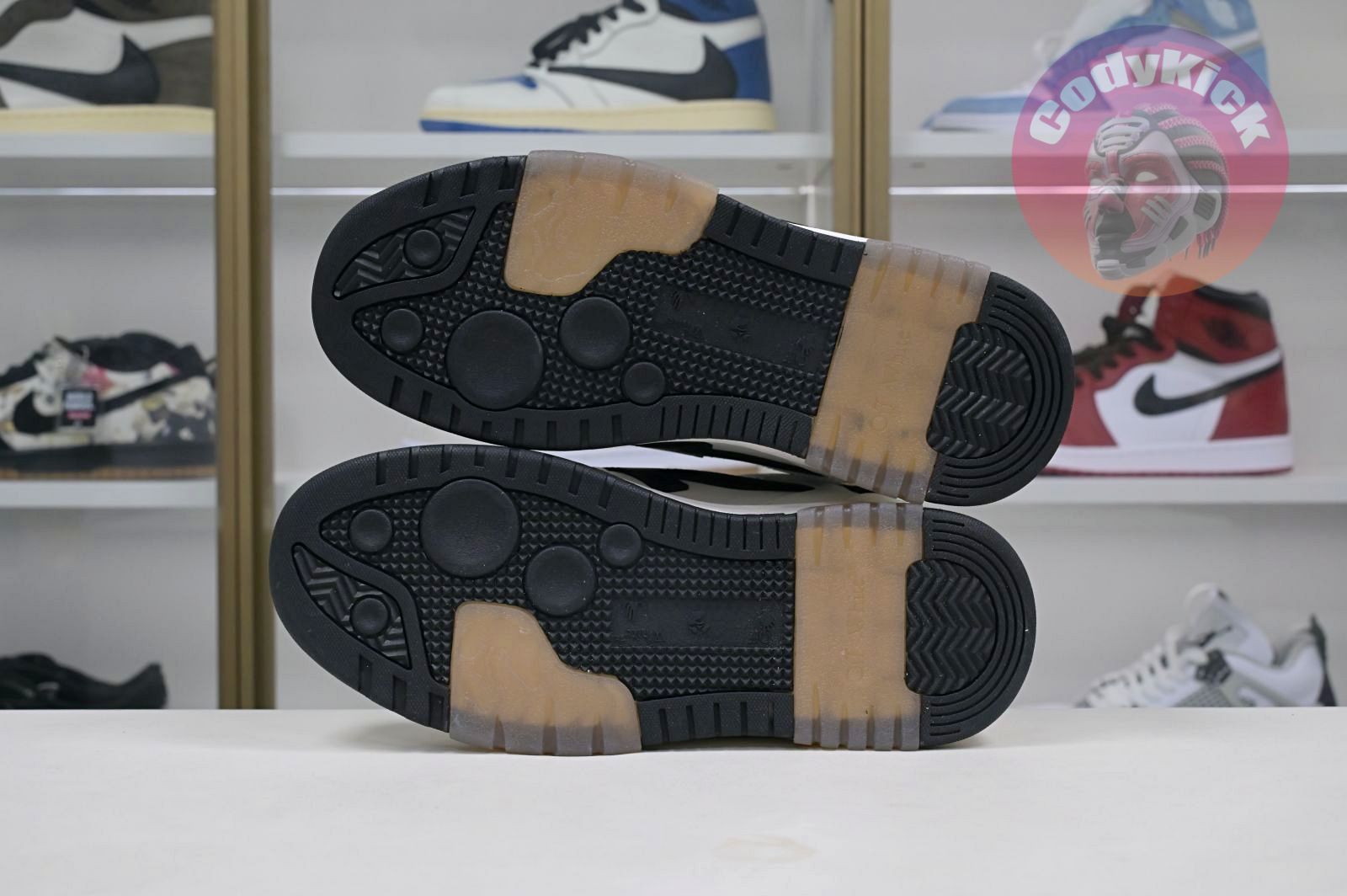 OFF-WHITE Ous Of Office