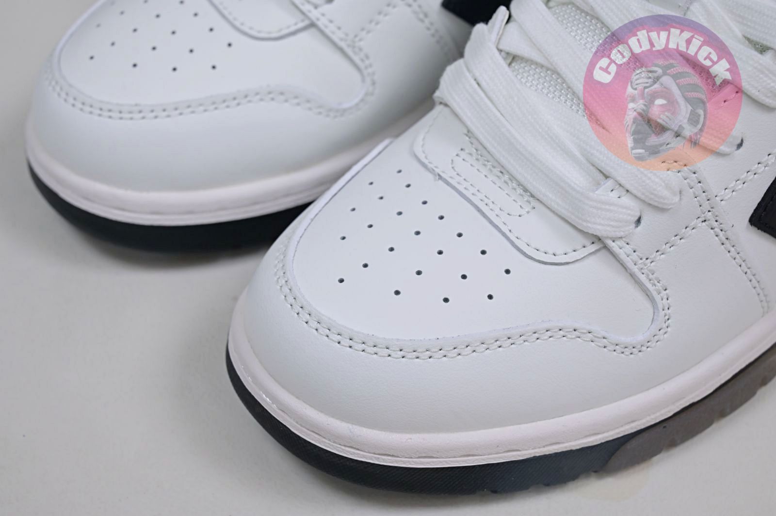 OFF-WHITE Ous Of Office