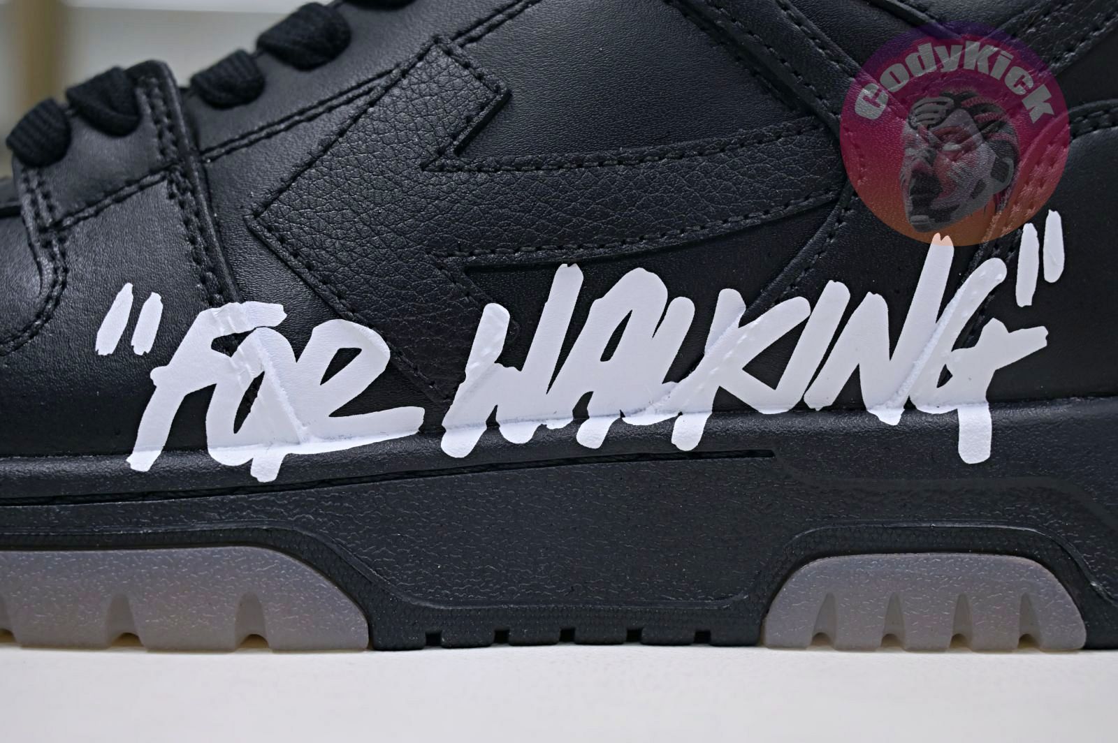 OFF-WHITE Ous Of Office