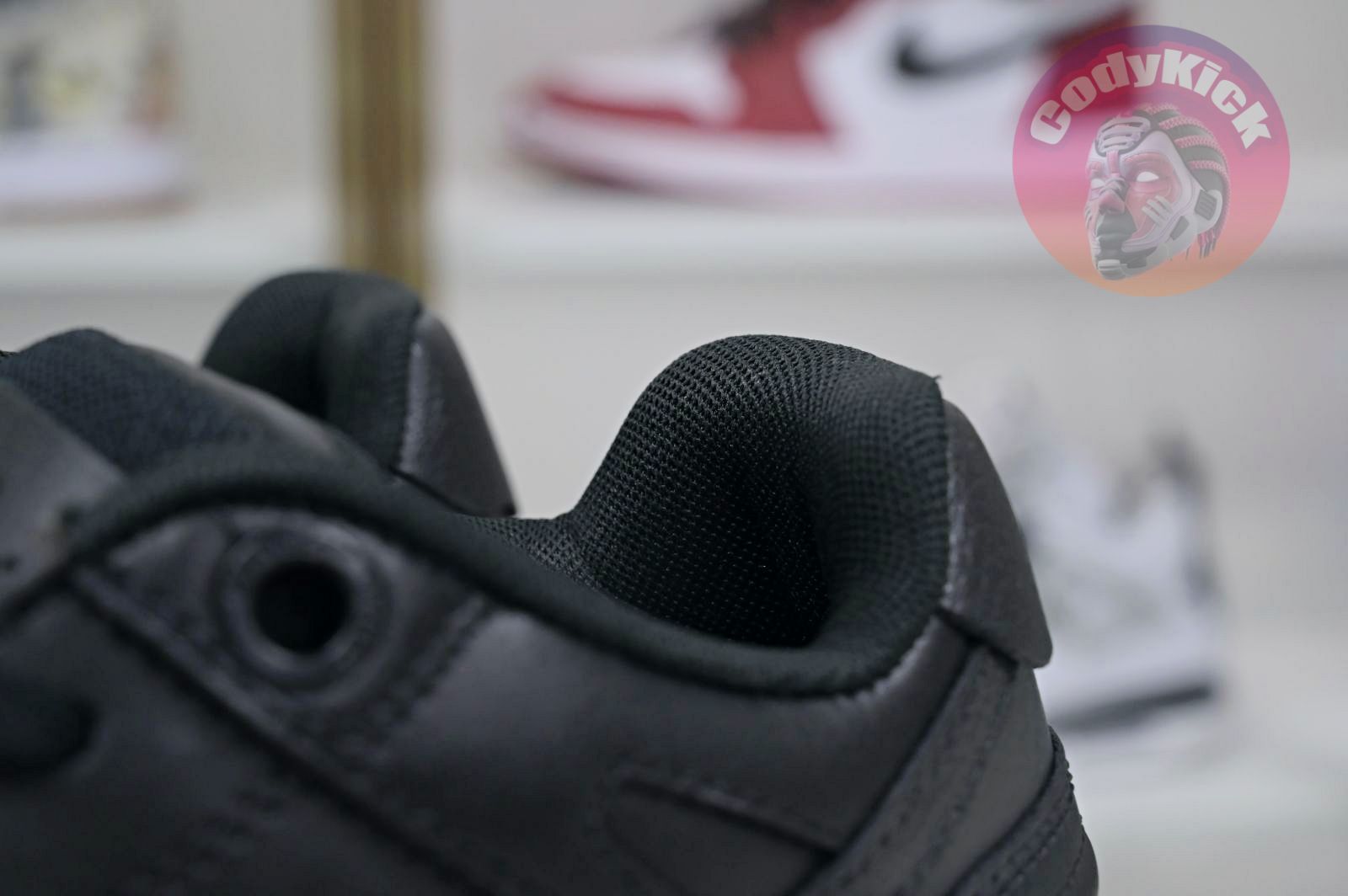 OFF-WHITE Ous Of Office