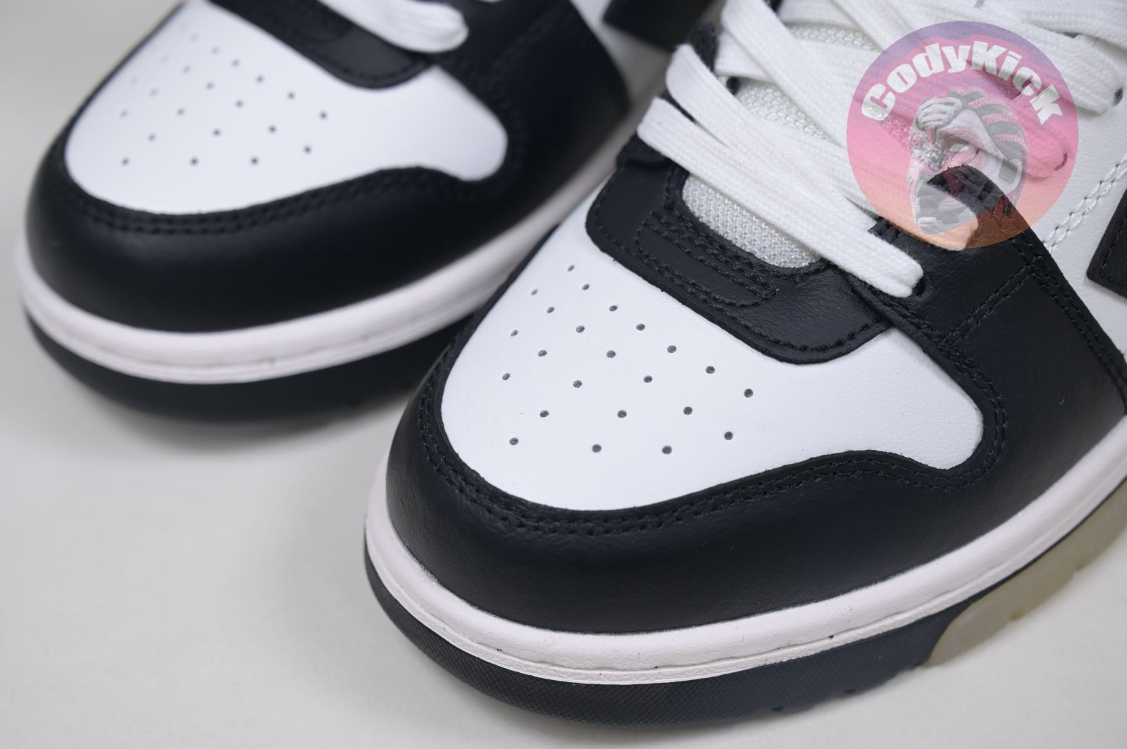 OFF-WHITE Ous Of Office