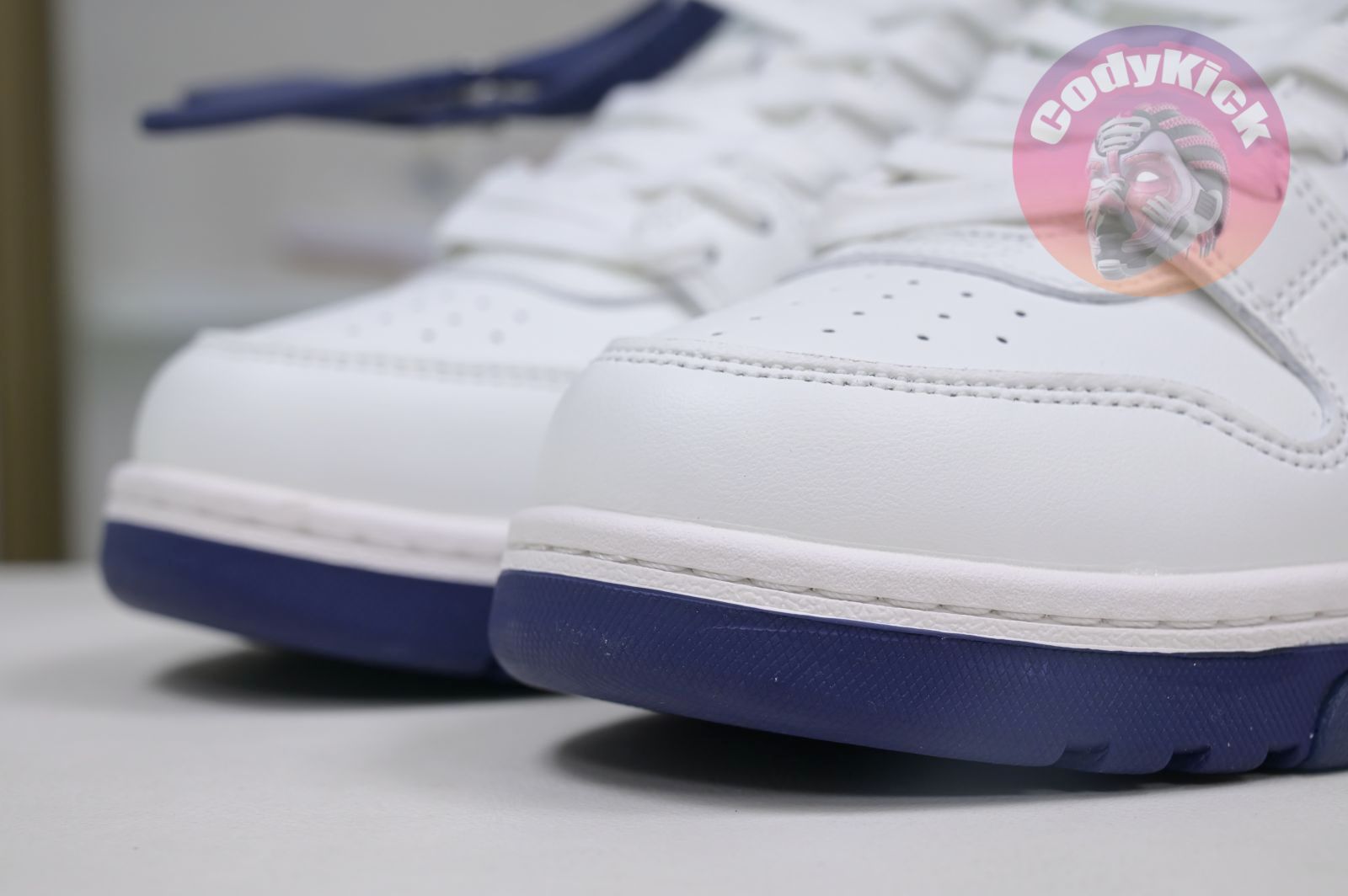 OFF-WHITE Ous Of Office