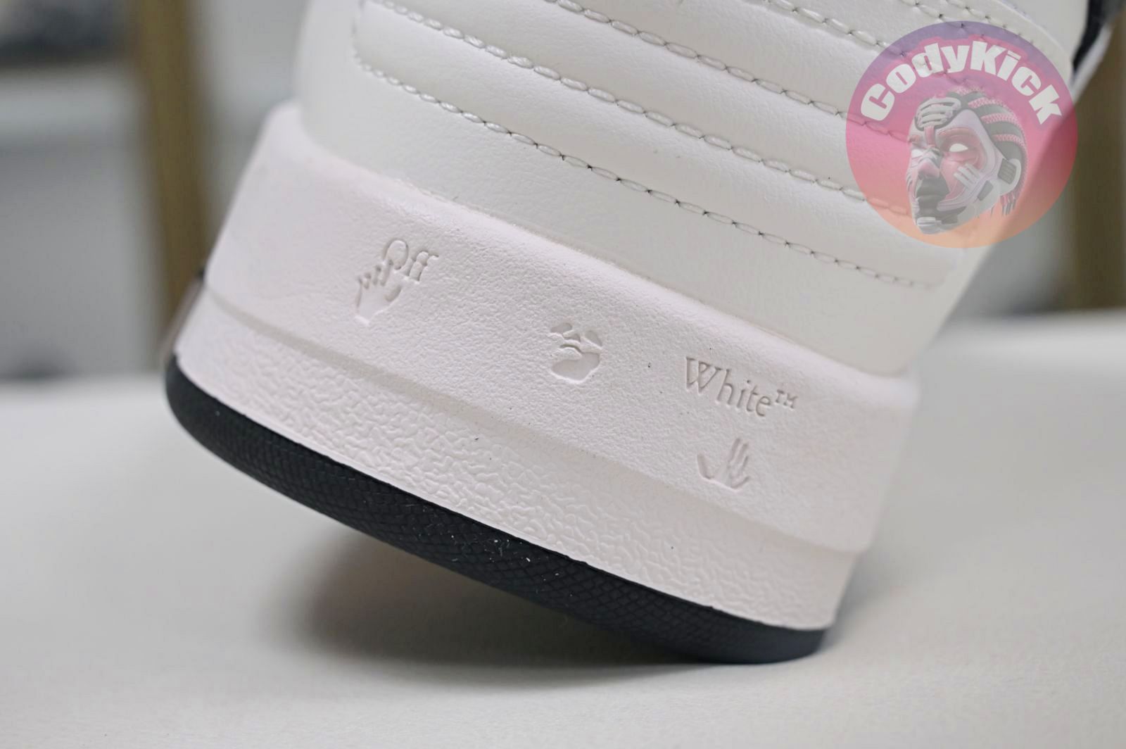 OFF-WHITE Ous Of Office