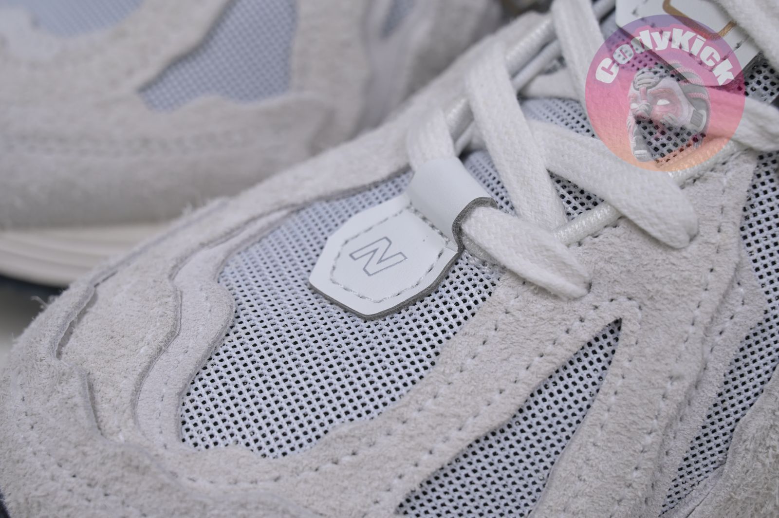 New Balance NB 1906R