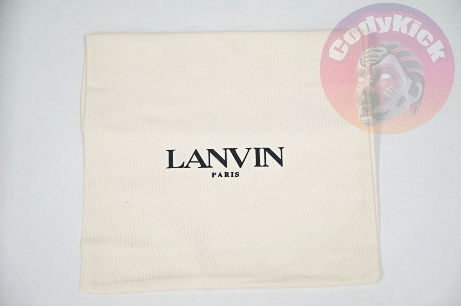 Lanvin  Curb
