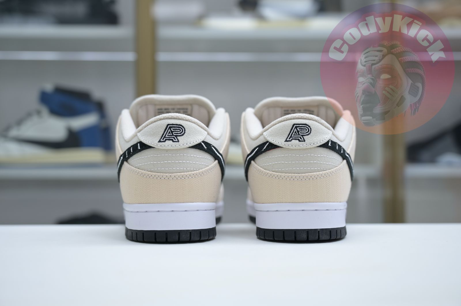 Albino & Preto x Nike Dunk SB Low Pro