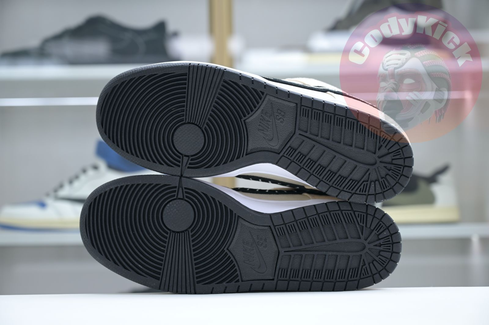 Albino & Preto x Nike Dunk SB Low Pro