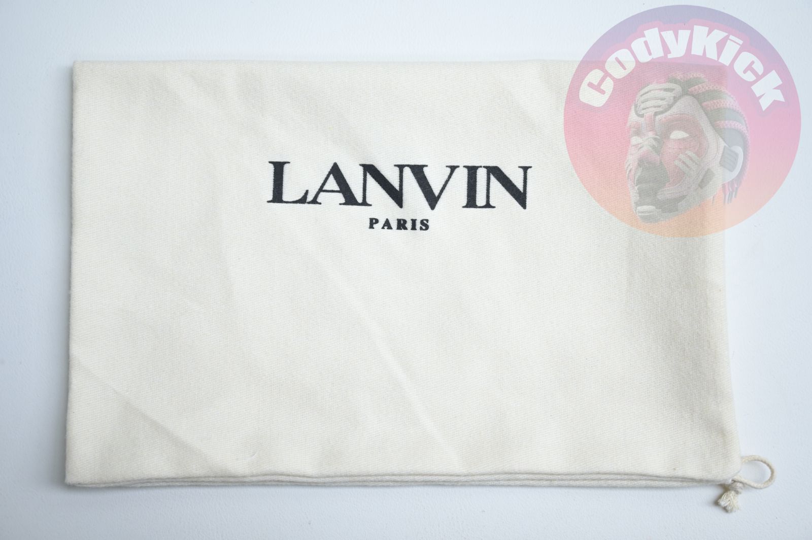 Lanvin  Curb