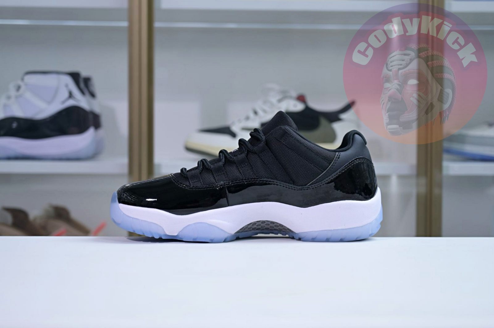 Air Jordan 11 Low