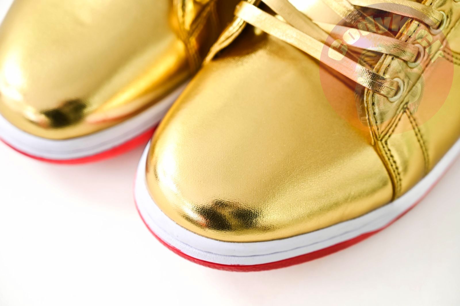 Never Surrender Trump sneakers MAGA.1