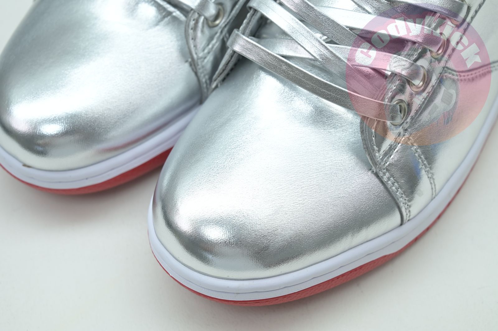 Never Surrender Trump sneakers MAGA.1