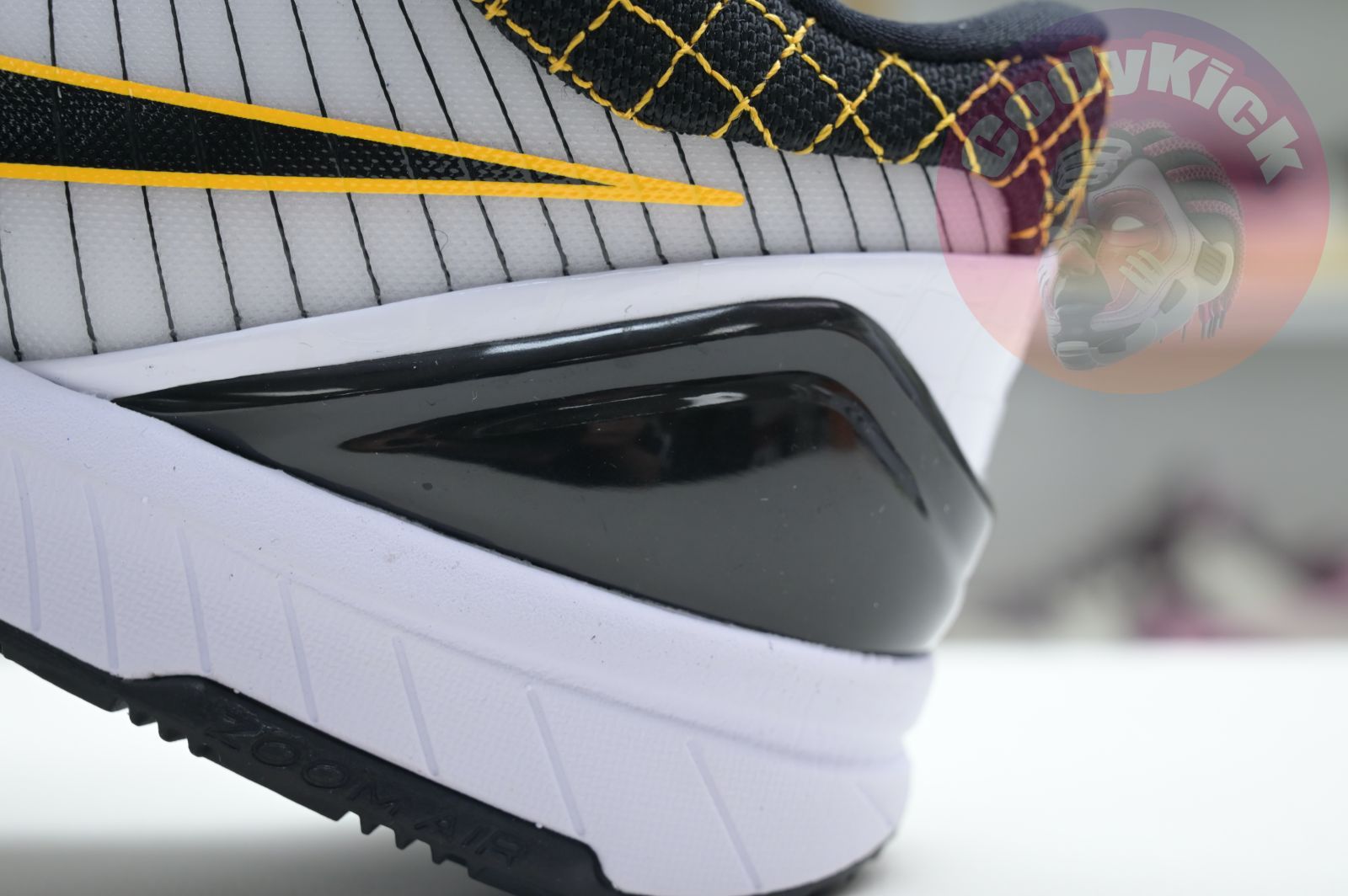 Nike Zoom Kobe 4 Protro