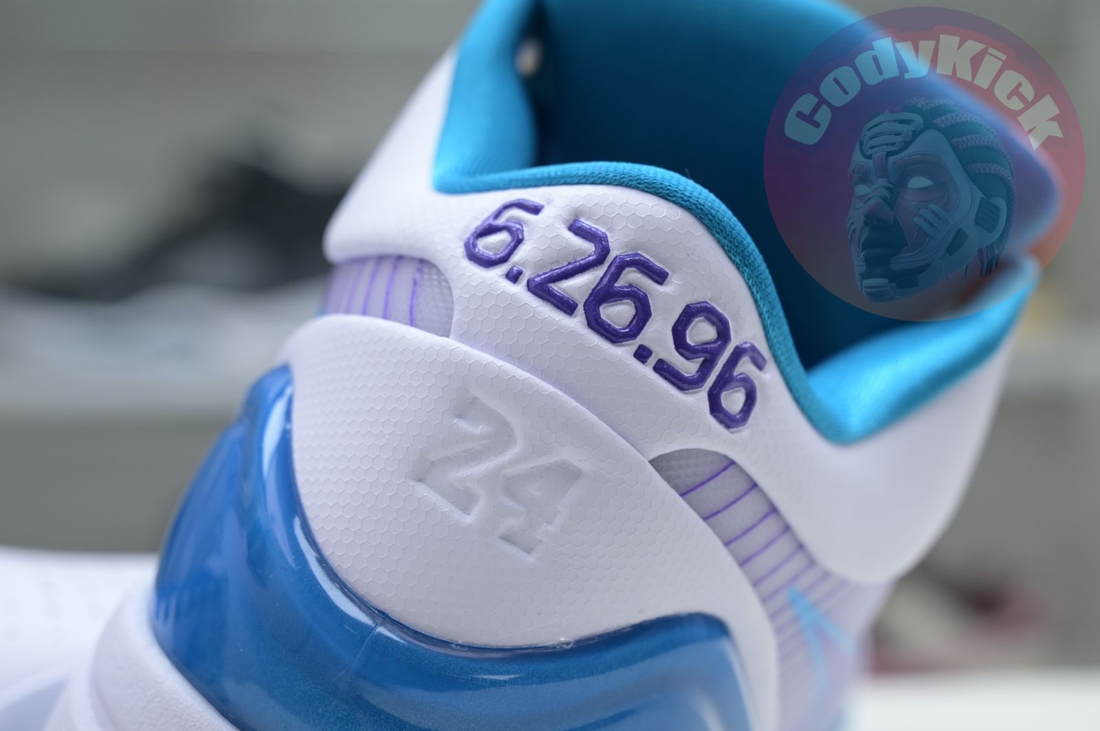 Nike Zoom Kobe 4 Protro