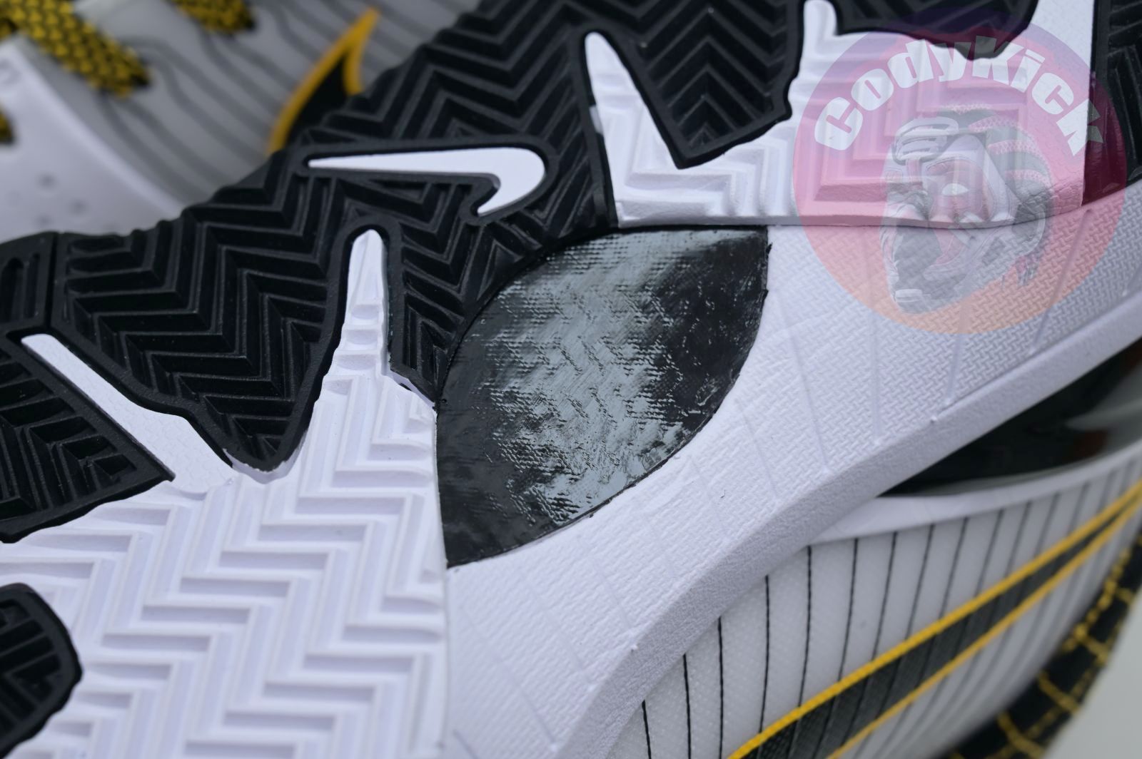 Nike Zoom Kobe 4 Protro