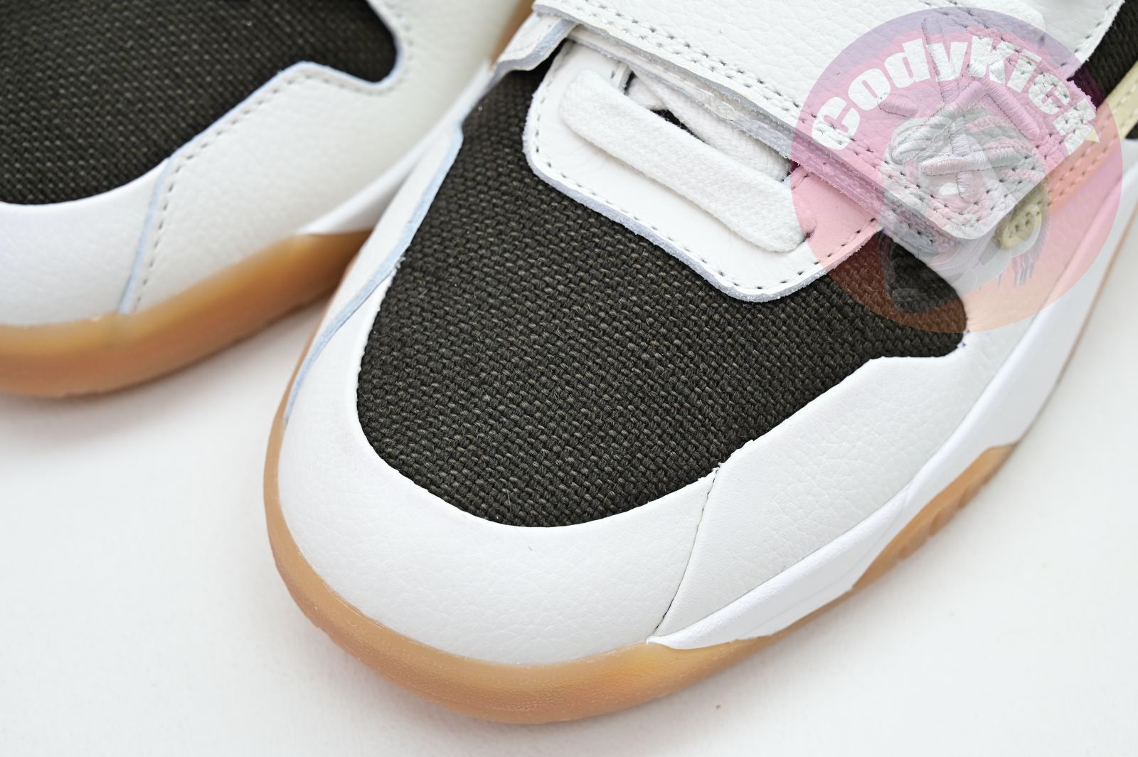 Travis Scott x Jordan Executive The Check