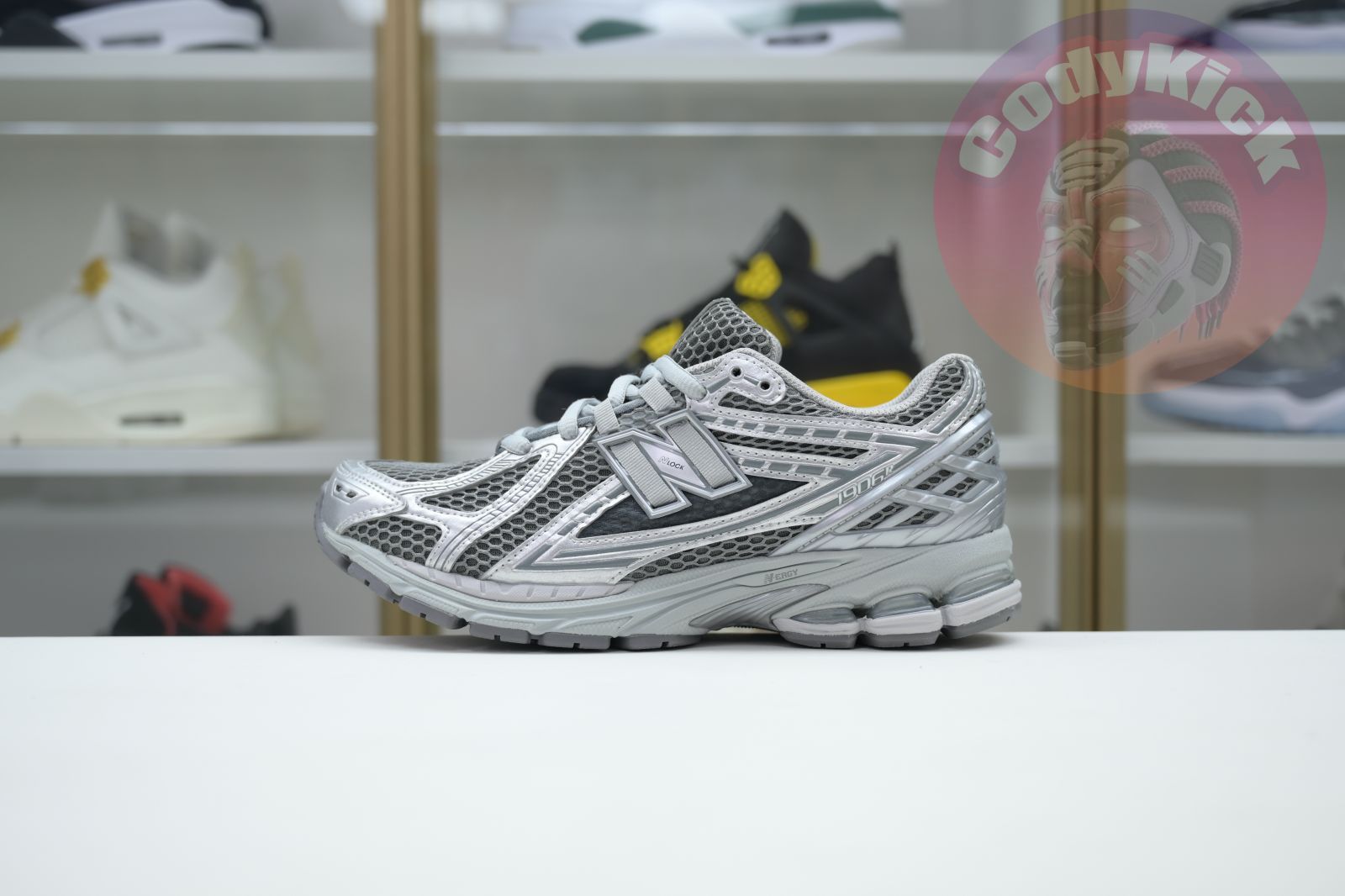 New Balance NB 1906R Y2K