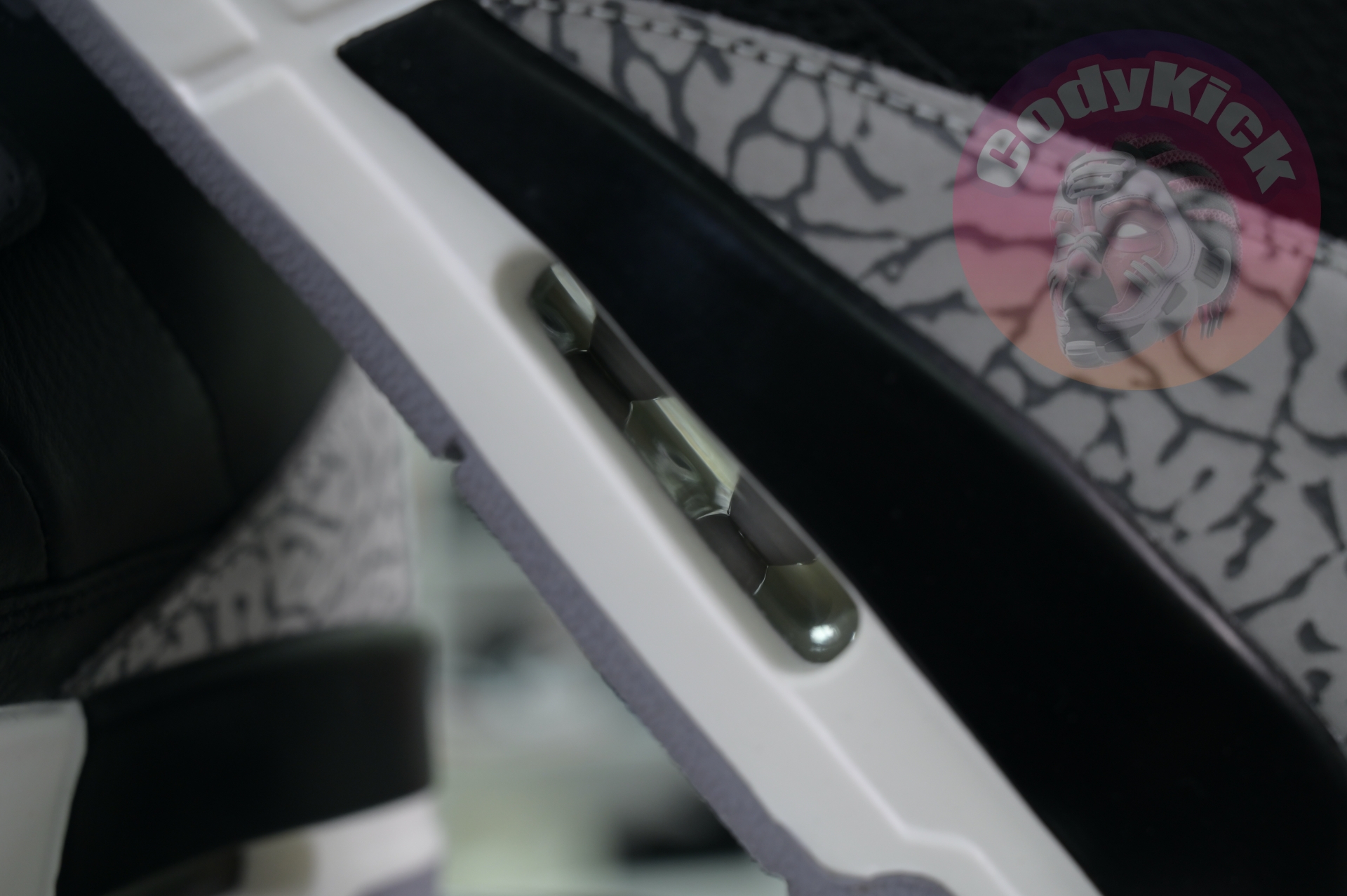 Air Jordan 3“Black Cement Reimagined”