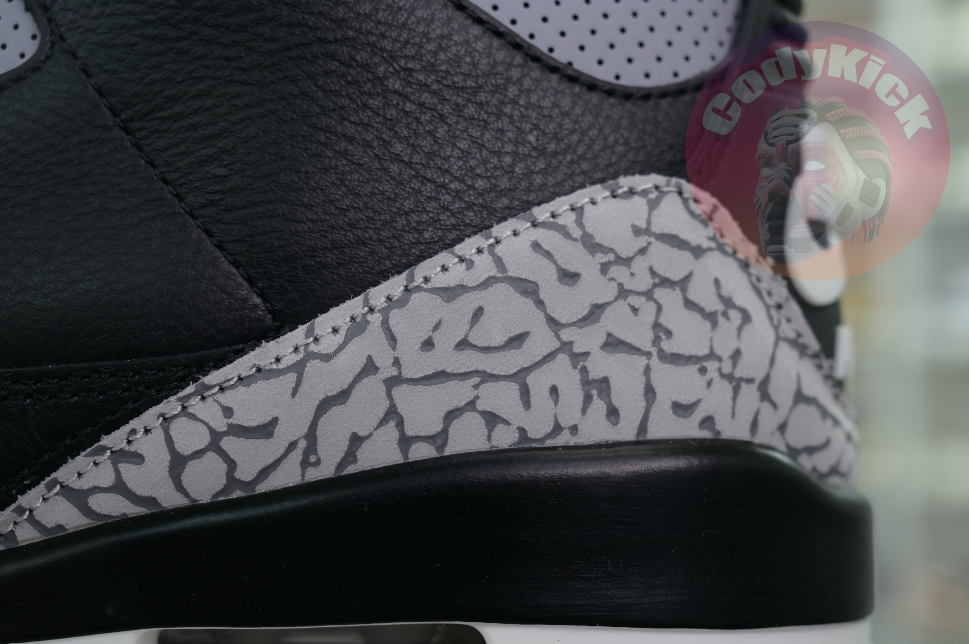 Air Jordan 3“Black Cement Reimagined”