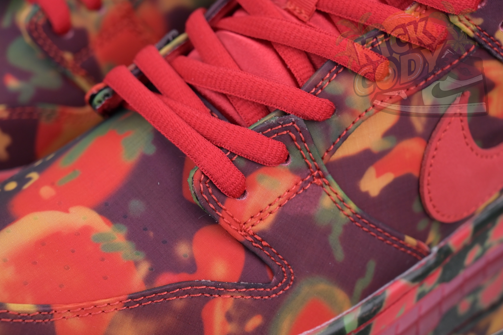 The Wizard of Oz x Nike SBDunk Low“Ruby Slipper”