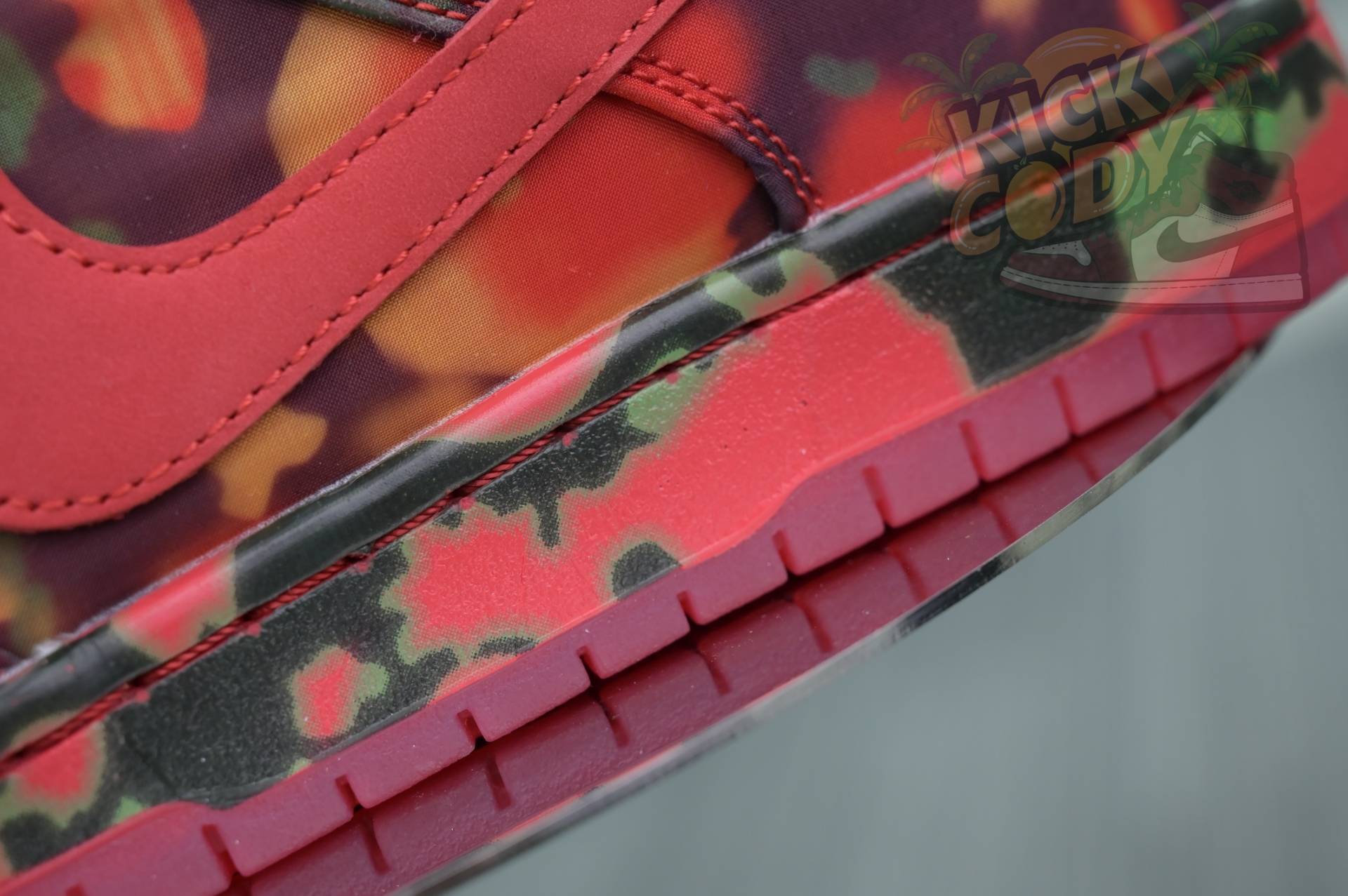 The Wizard of Oz x Nike SBDunk Low“Ruby Slipper”
