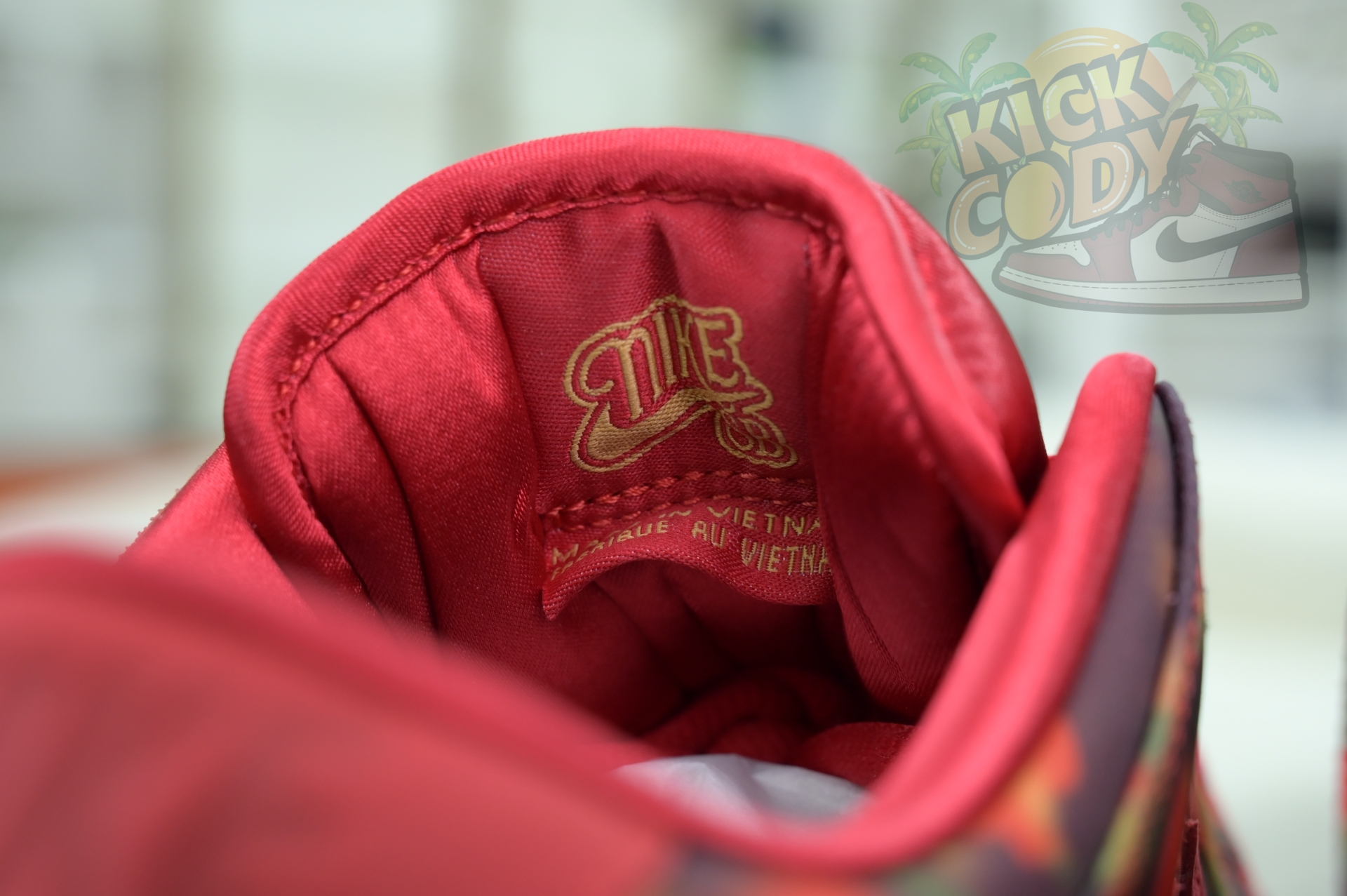 The Wizard of Oz x Nike SBDunk Low“Ruby Slipper”