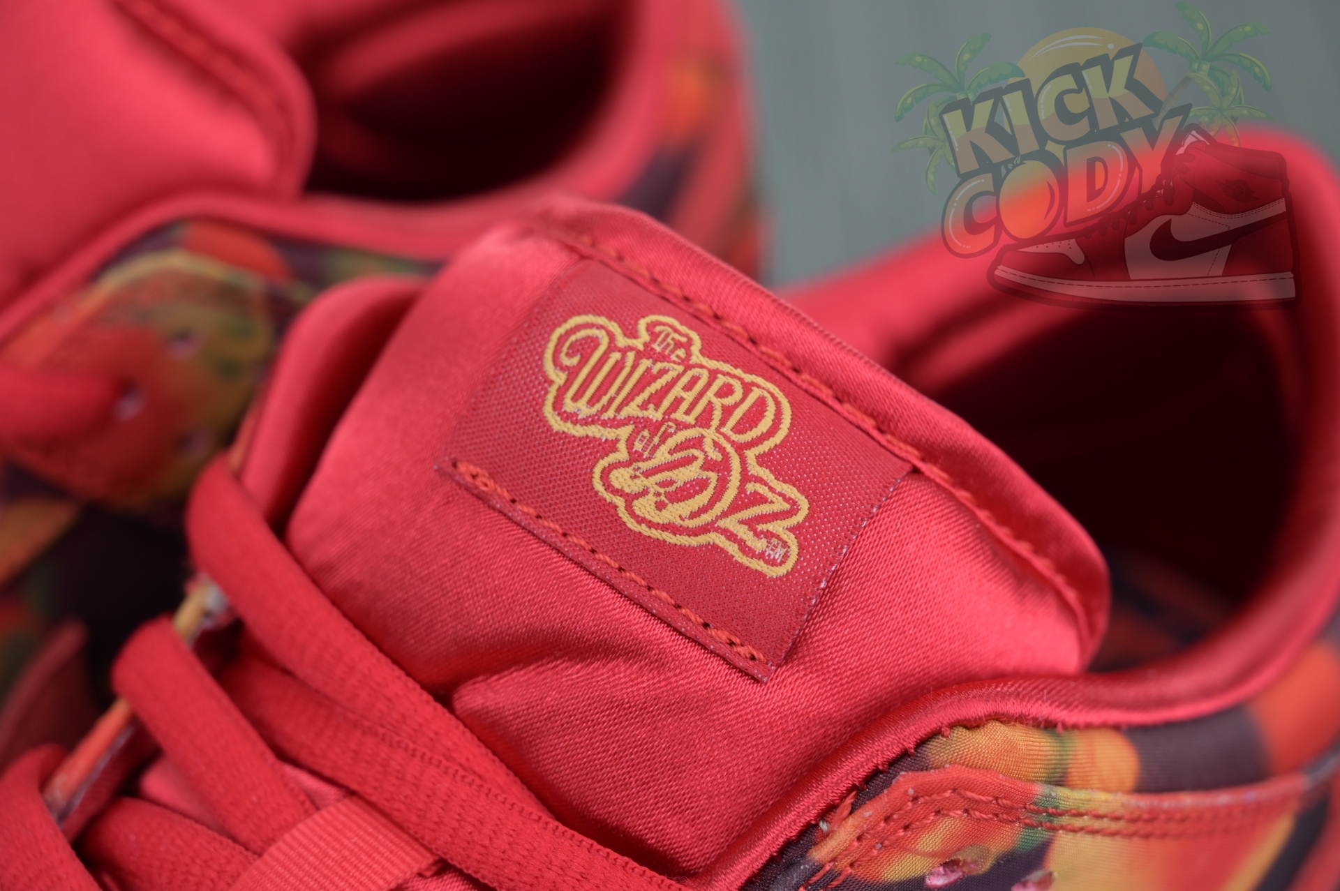The Wizard of Oz x Nike SBDunk Low“Ruby Slipper”