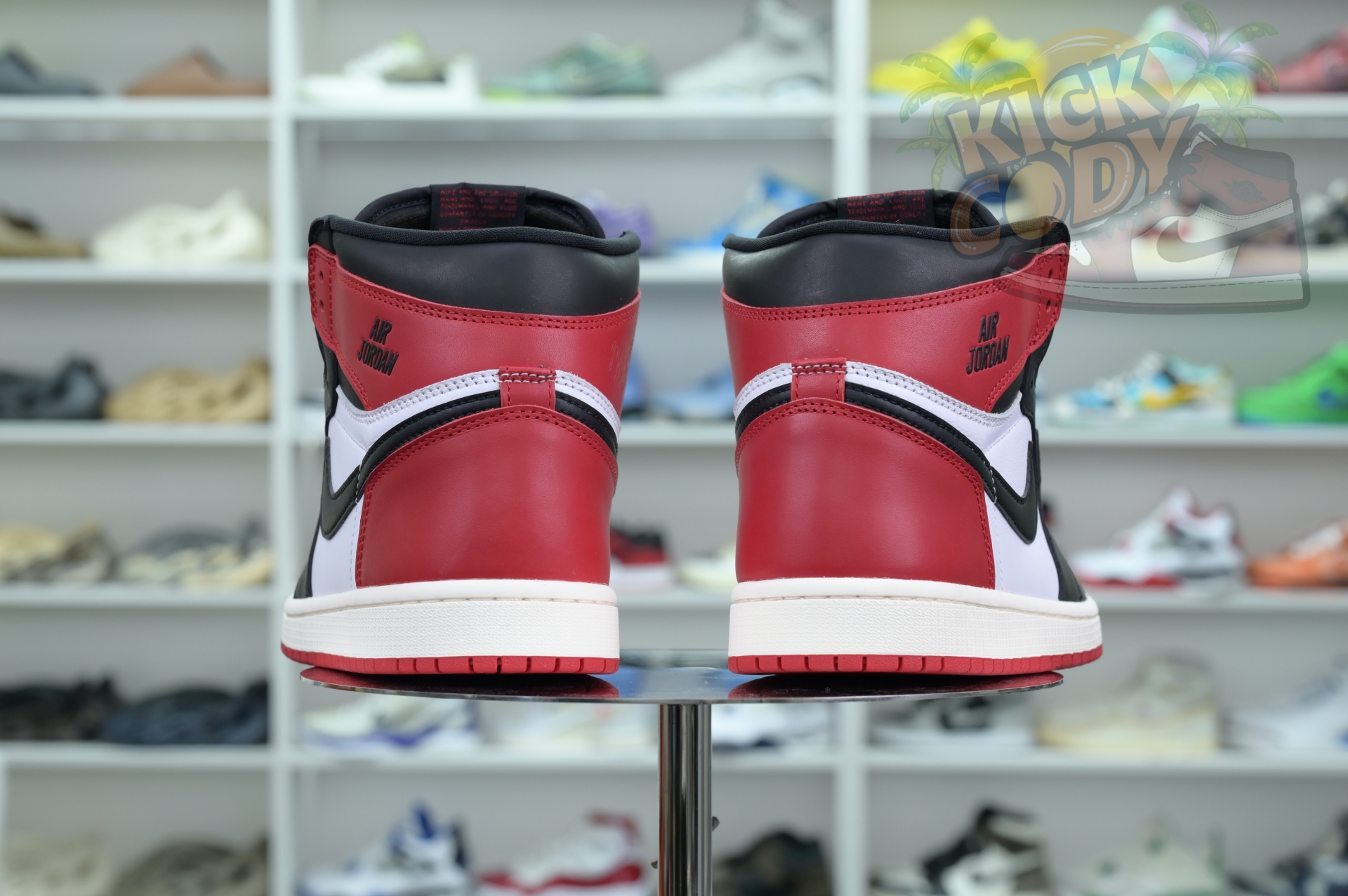 Jordan Air Jordan 1High OG“Black Toe Reimagined”