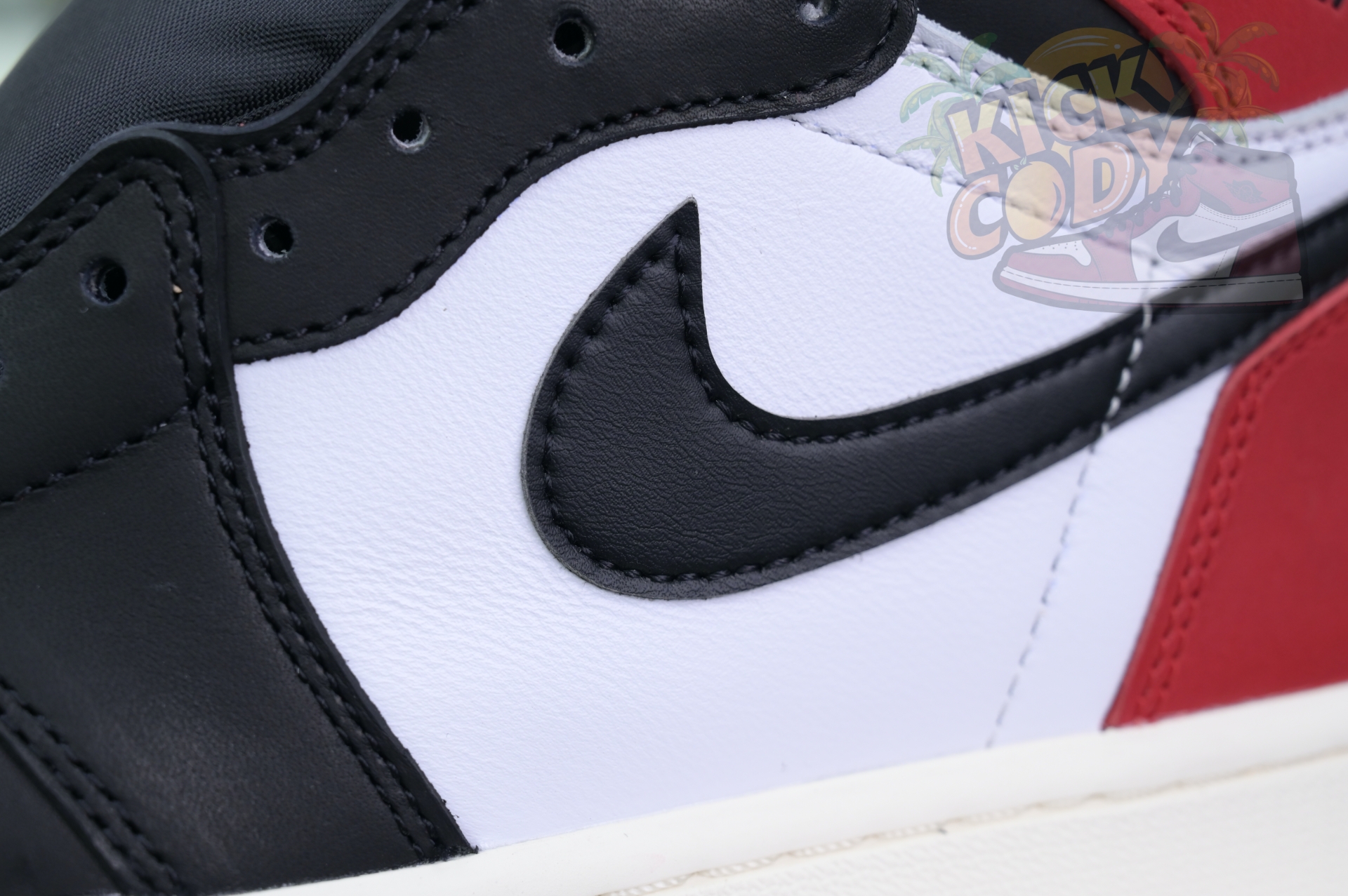 Jordan Air Jordan 1High OG“Black Toe Reimagined”