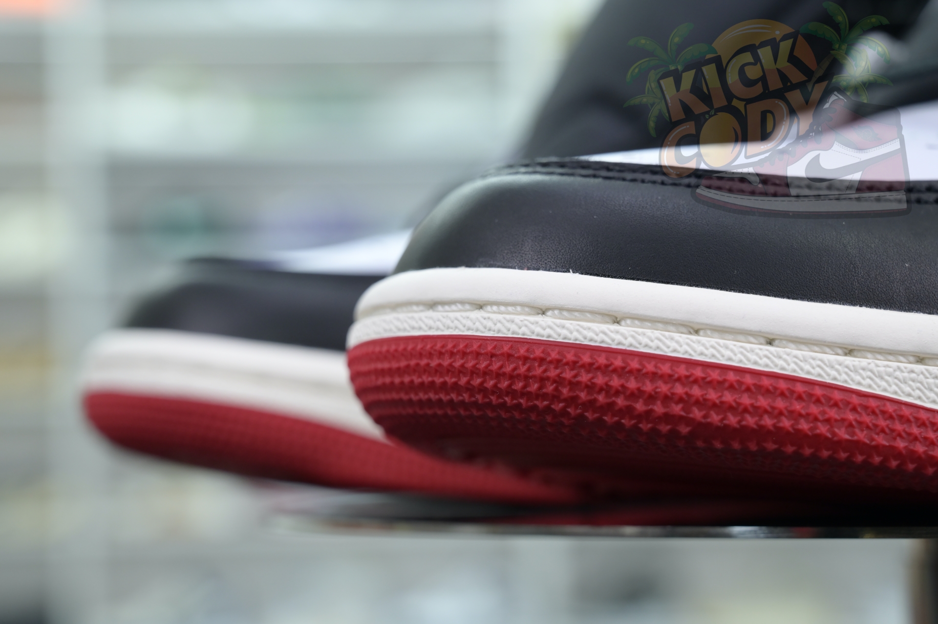 Jordan Air Jordan 1High OG“Black Toe Reimagined”
