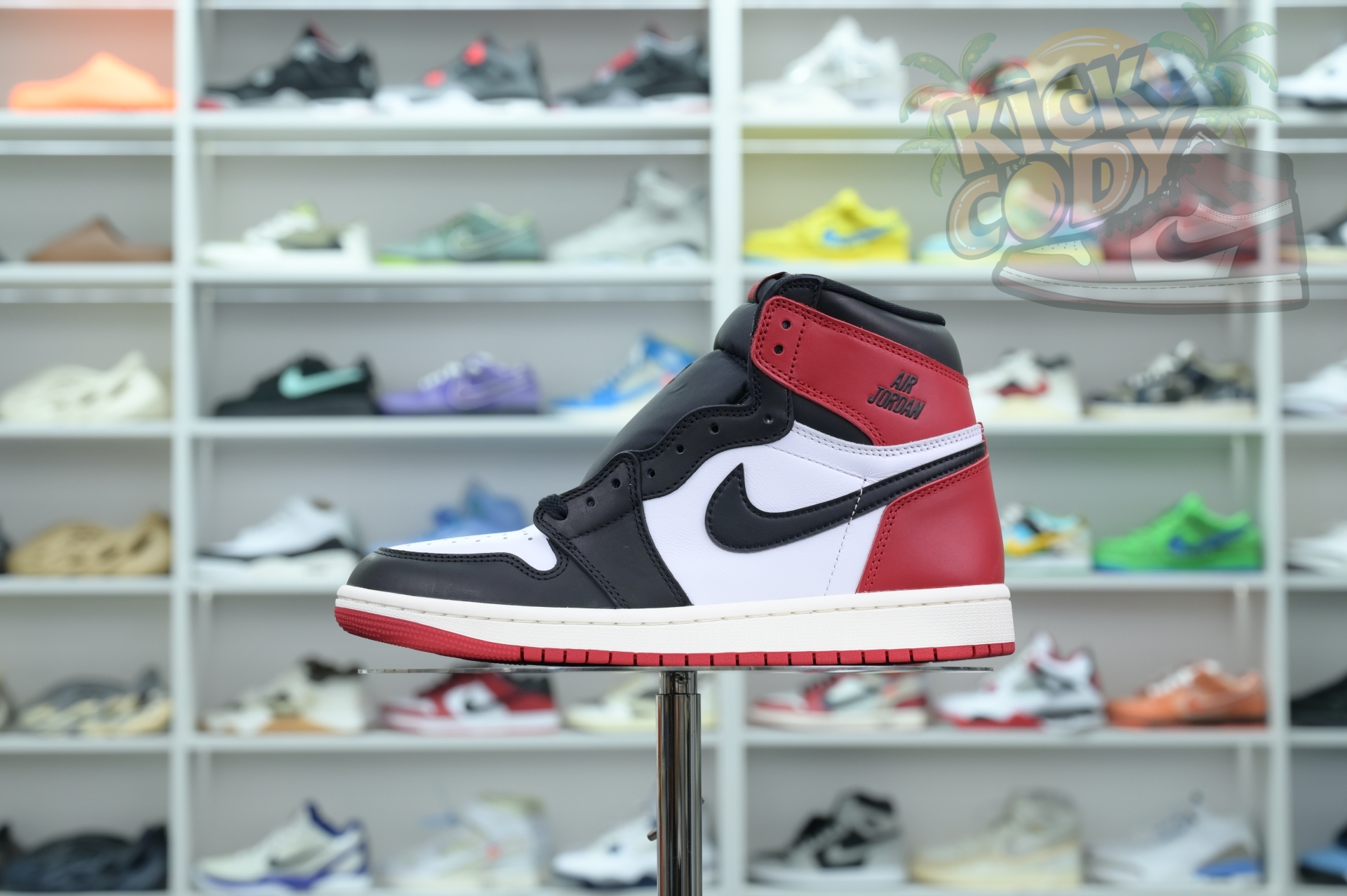 Jordan Air Jordan 1High OG“Black Toe Reimagined”
