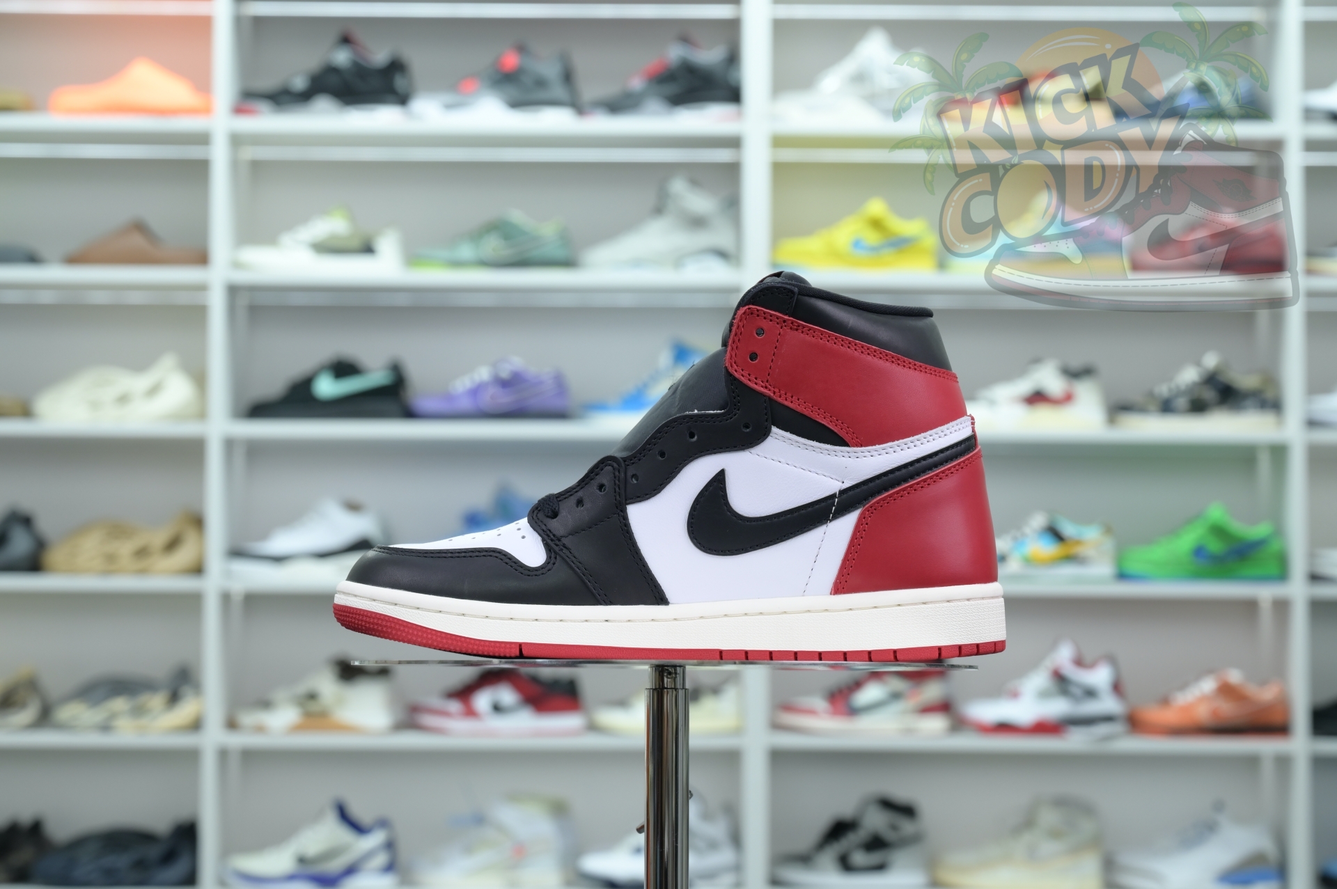 Jordan Air Jordan 1High OG“Black Toe Reimagined”