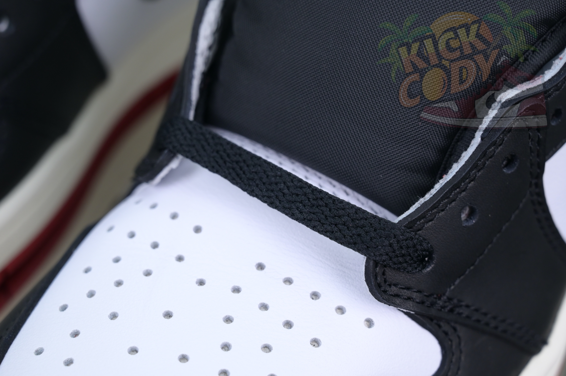 Jordan Air Jordan 1High OG“Black Toe Reimagined”