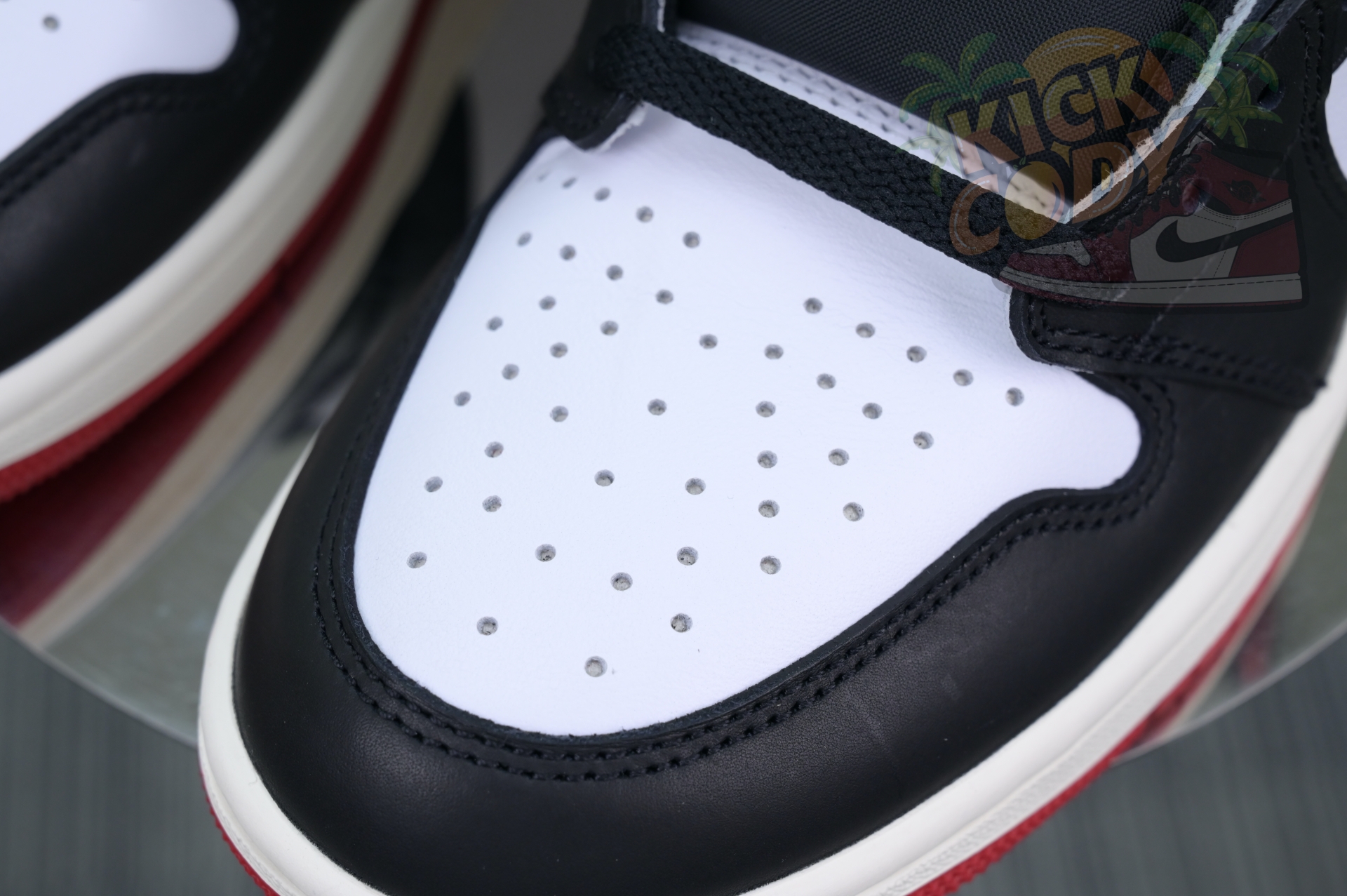 Jordan Air Jordan 1High OG“Black Toe Reimagined”