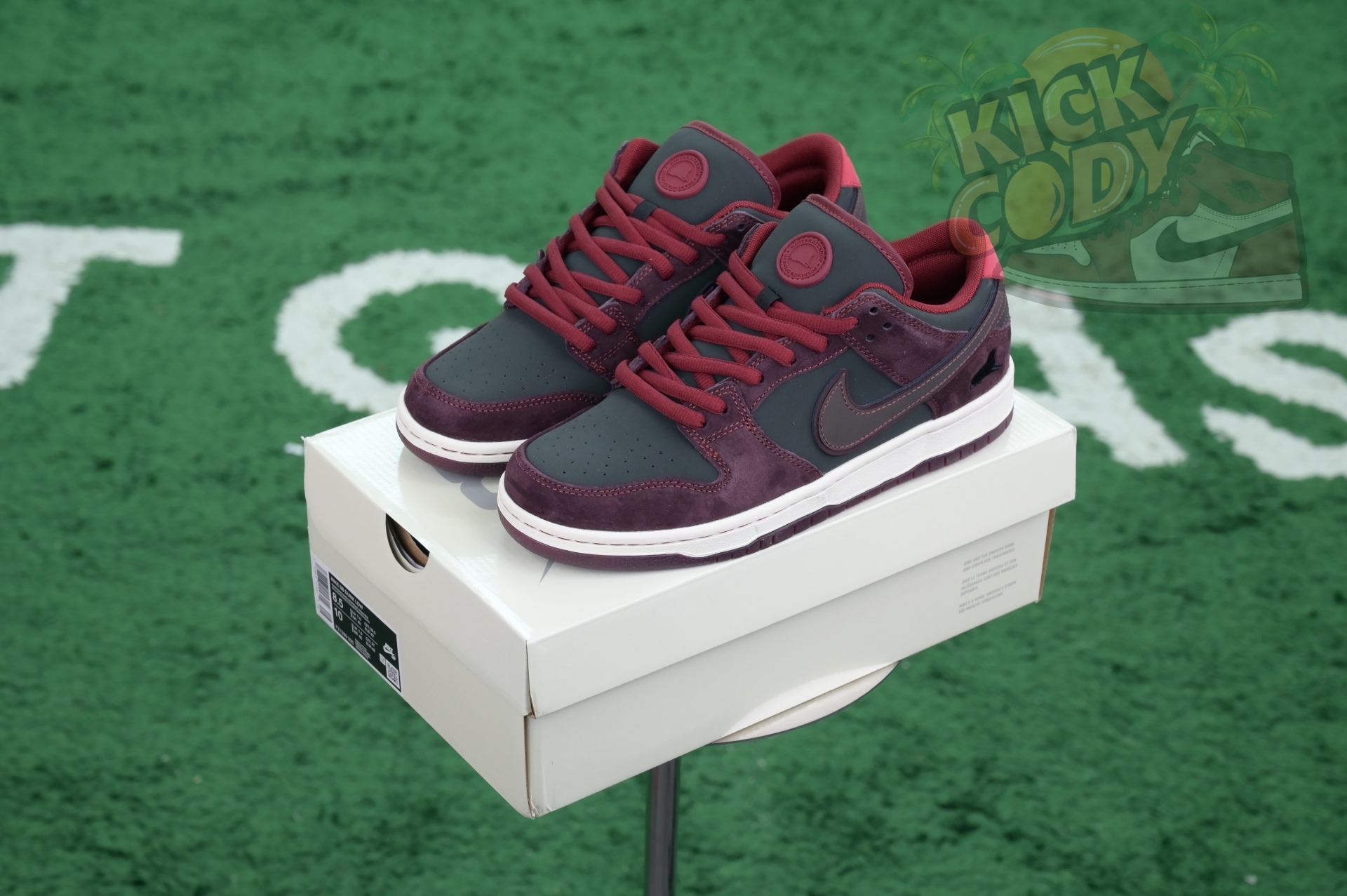 RIOT Skateshop x Nike SB Dunk Low