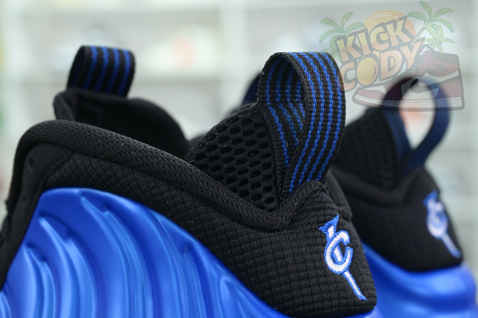 Nike Foamposite One“Dark Neon Royal”