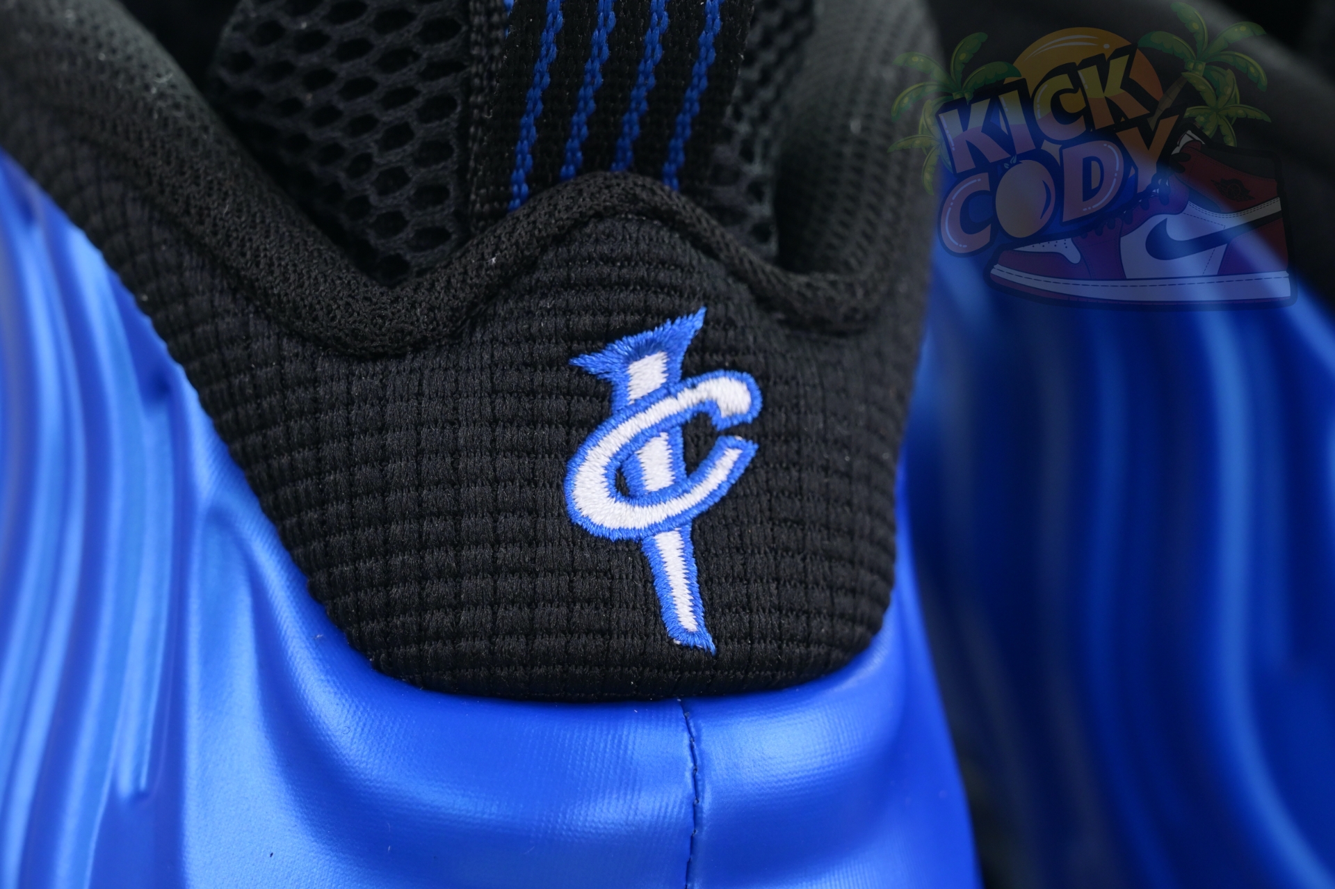 Nike Foamposite One“Dark Neon Royal”