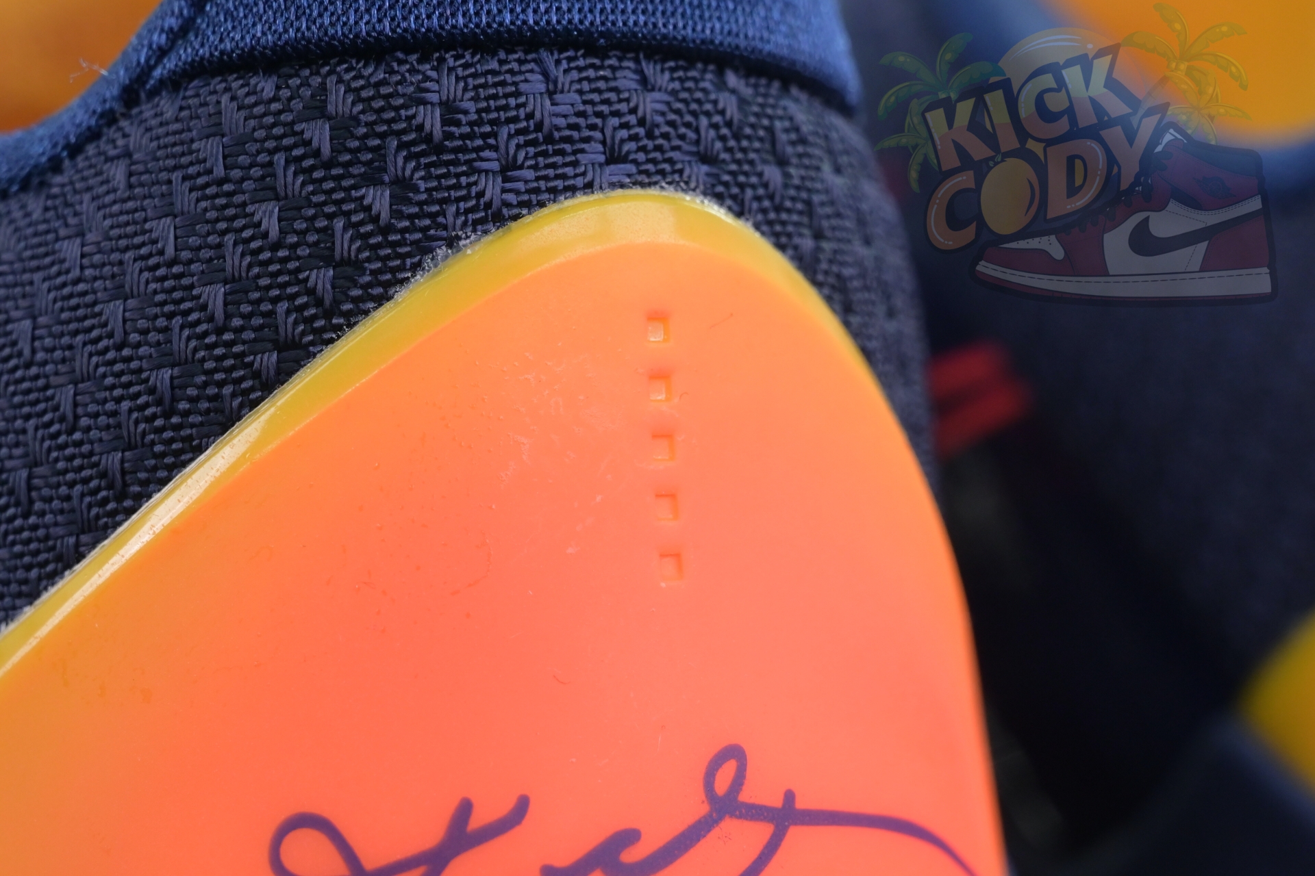 Caitlin Clark x Nike Kobe 5 Protro“Indiana Fever